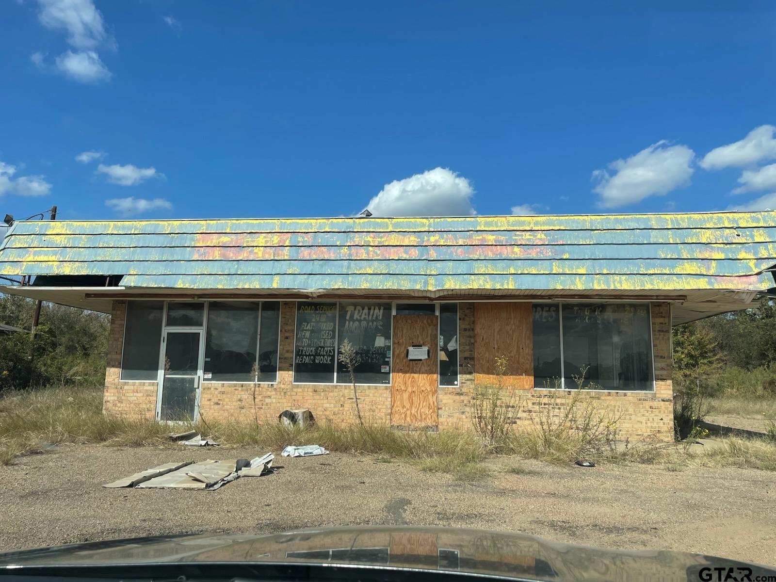 2822 I-20 — photo