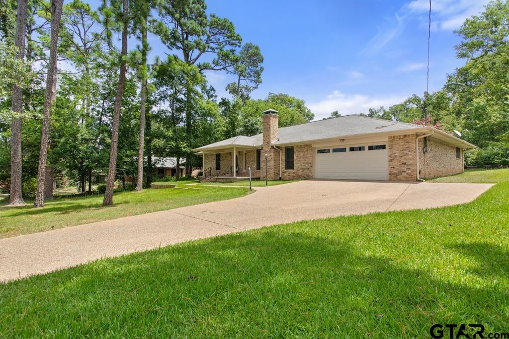 251 Texas Dr — photo