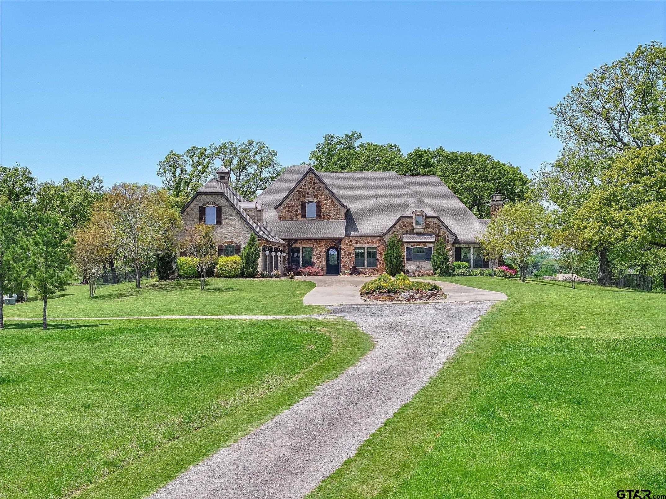 450 Private Road 5815 — photo