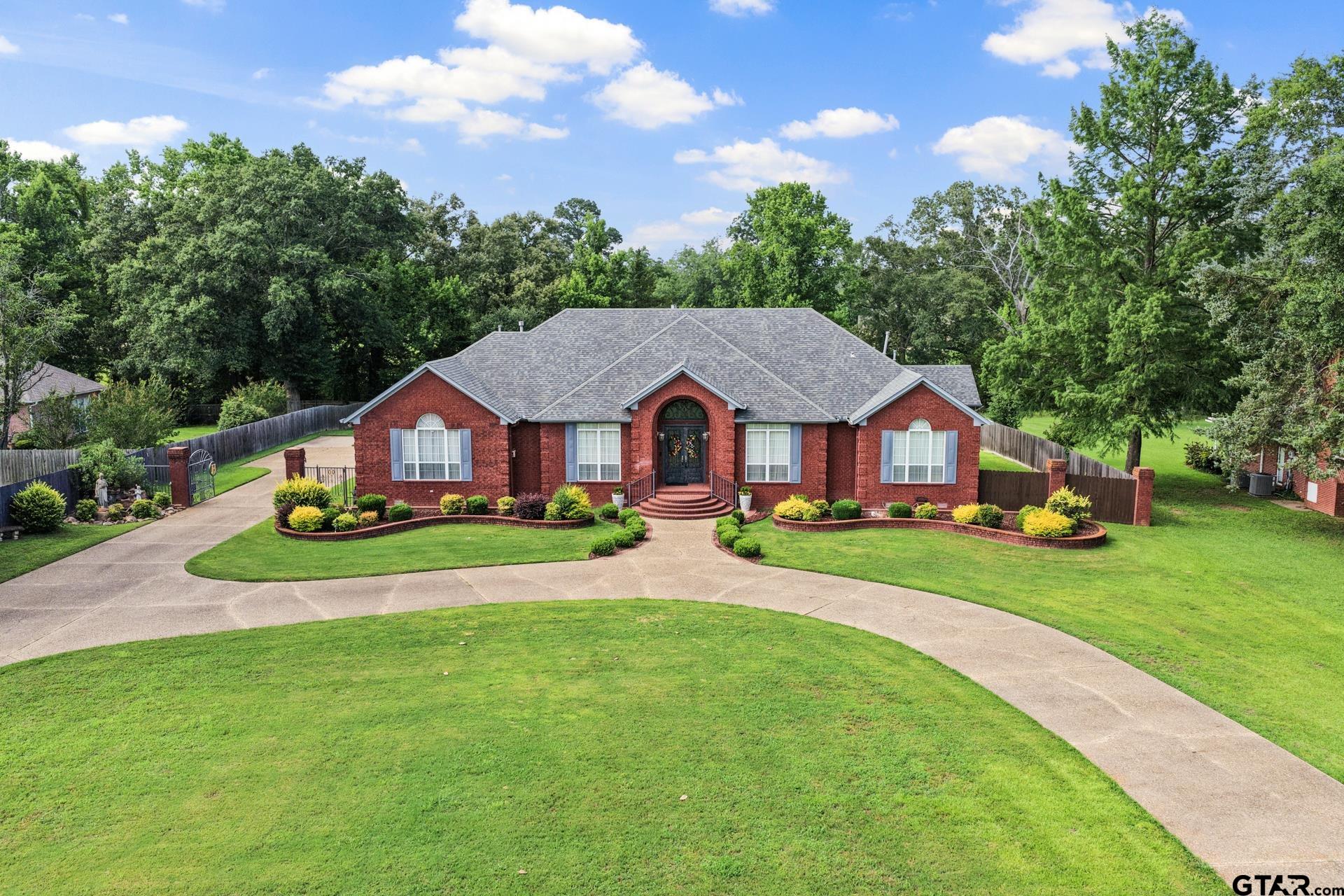 903 Deer Trail Ln — photo