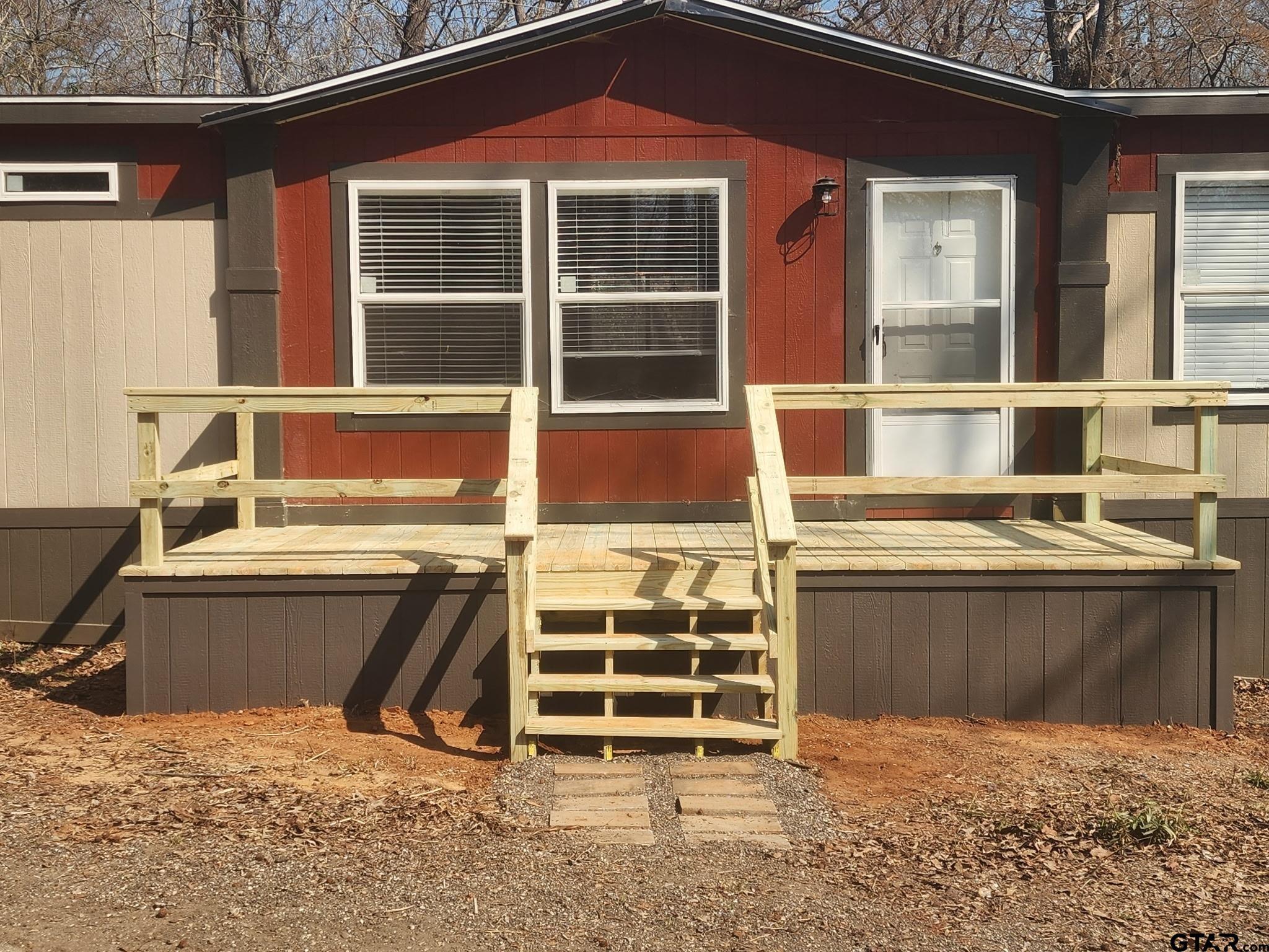 715 N Royal Drive — photo