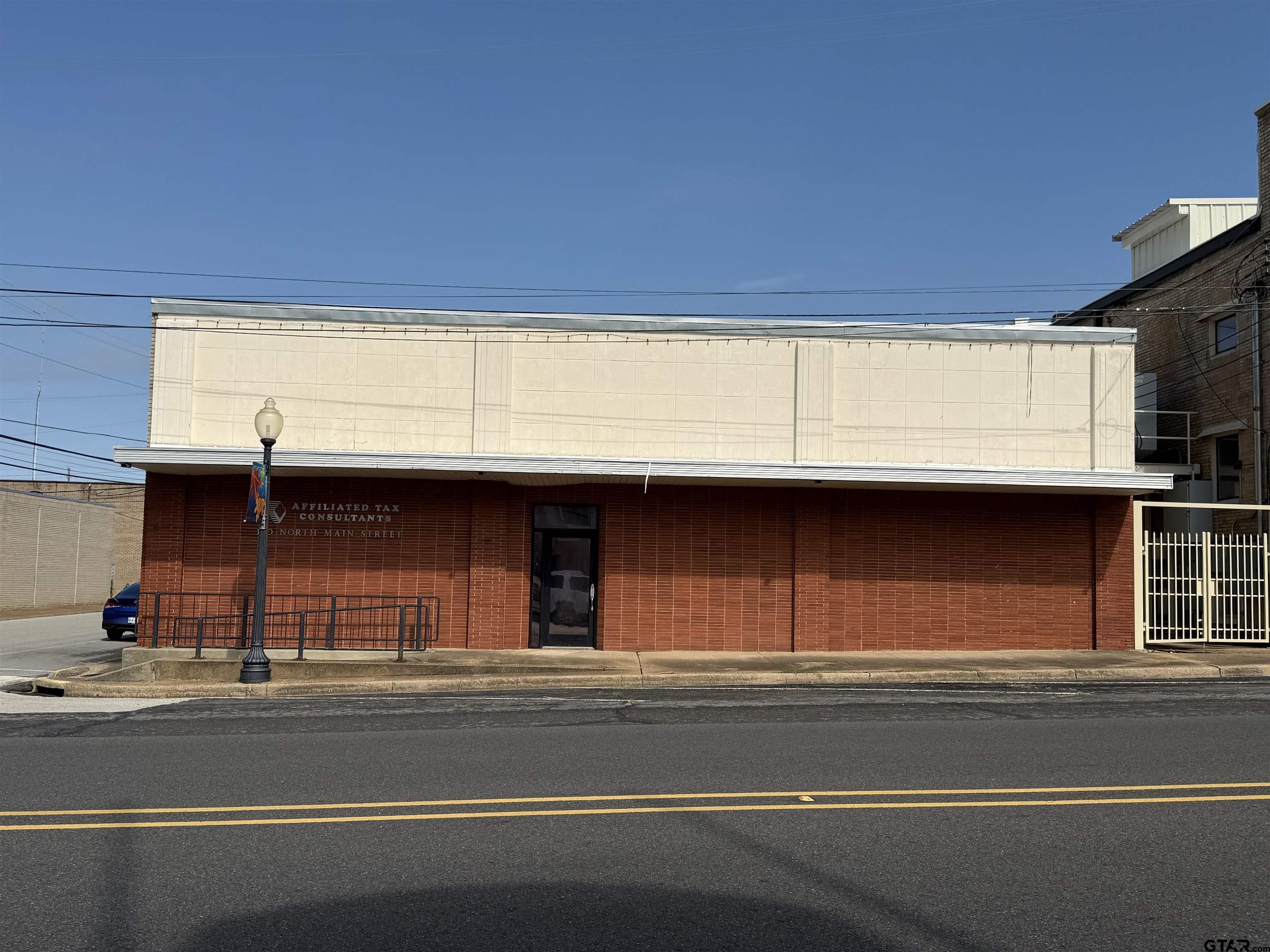 110 N Main St — photo
