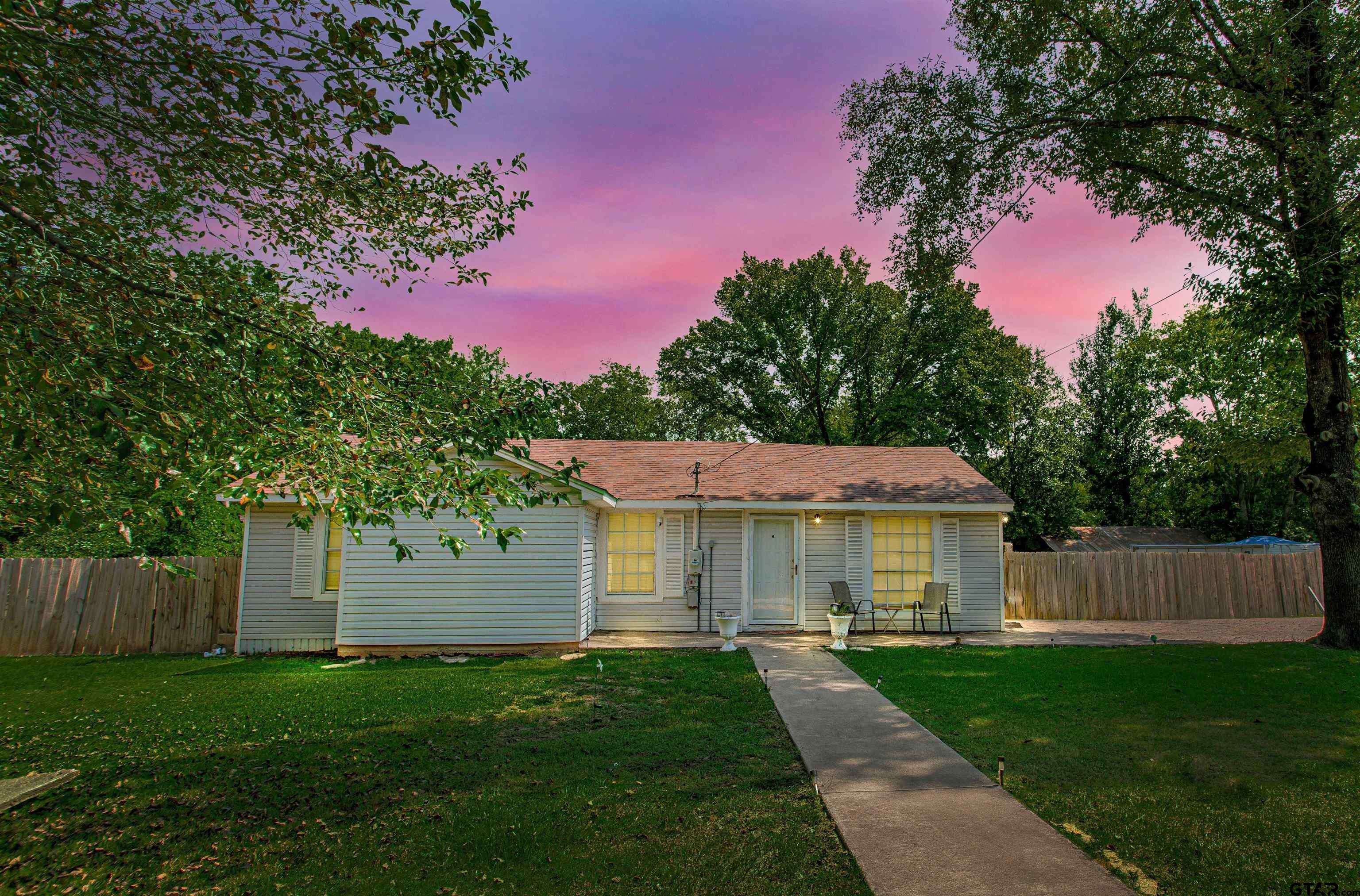 1706 & 1708 S Lake Harris Rd — photo