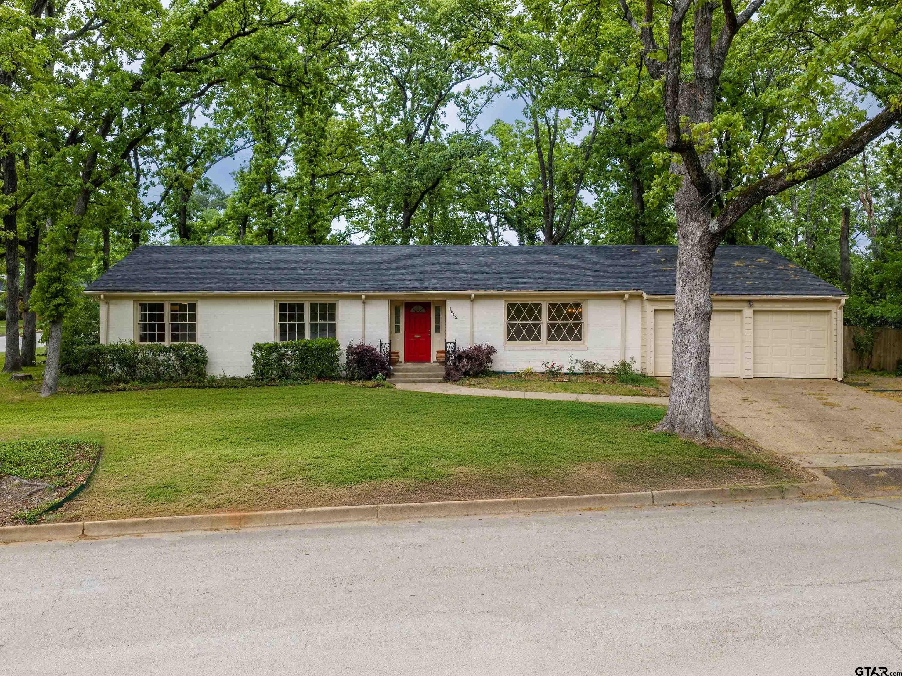 1602 Dennis Drive — photo