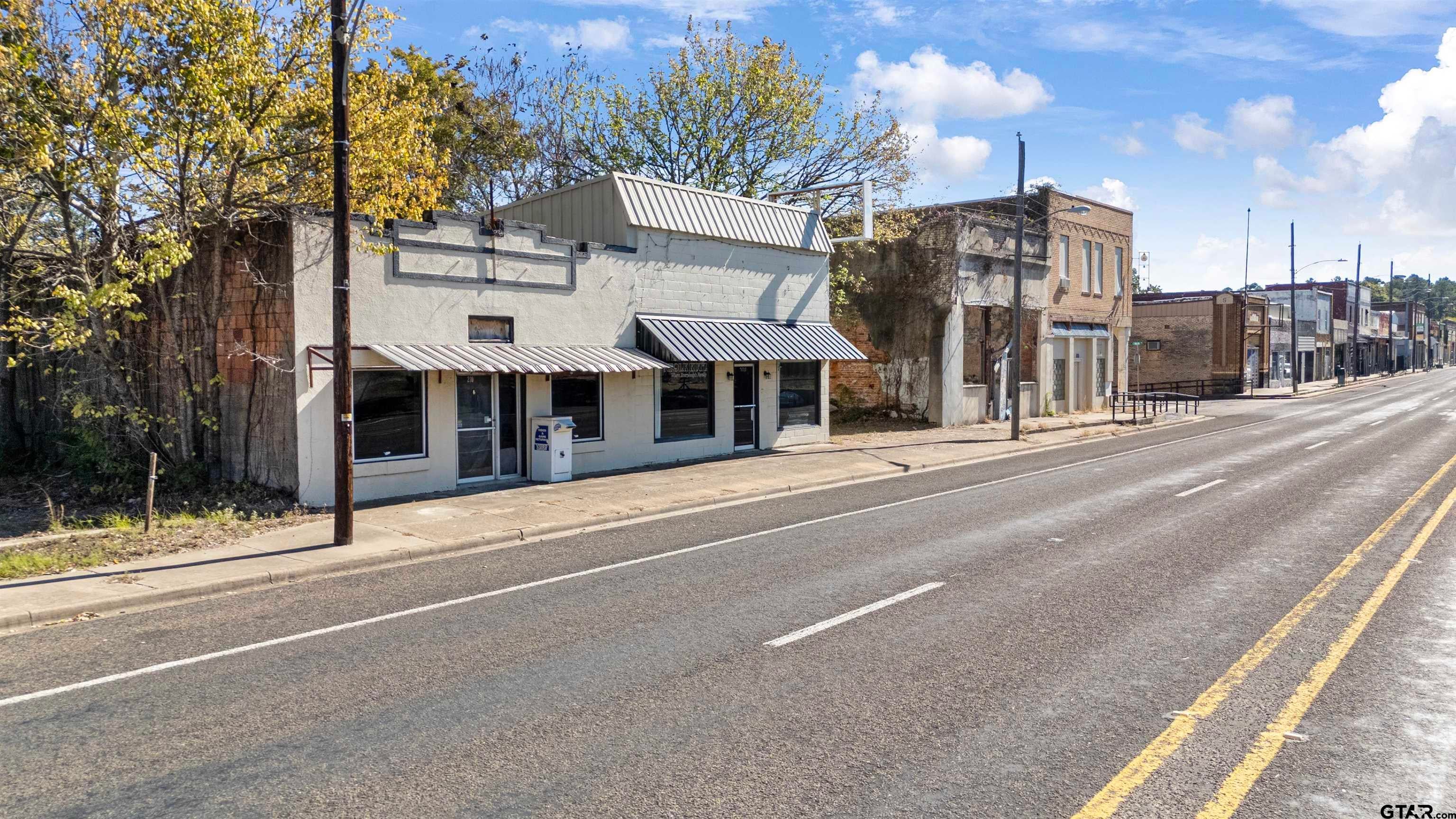 208 N Commerce Street — photo