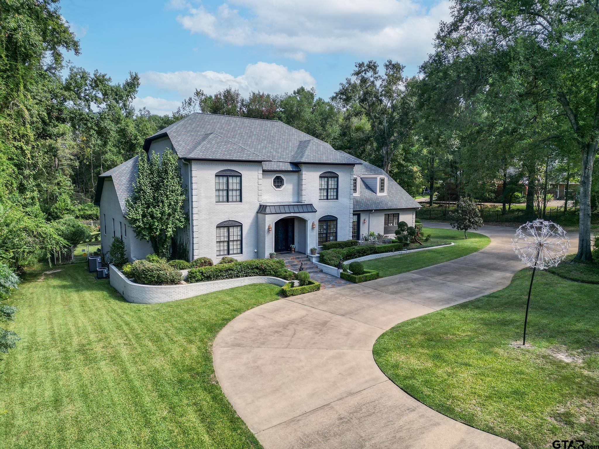 1520 Clubview Dr — photo