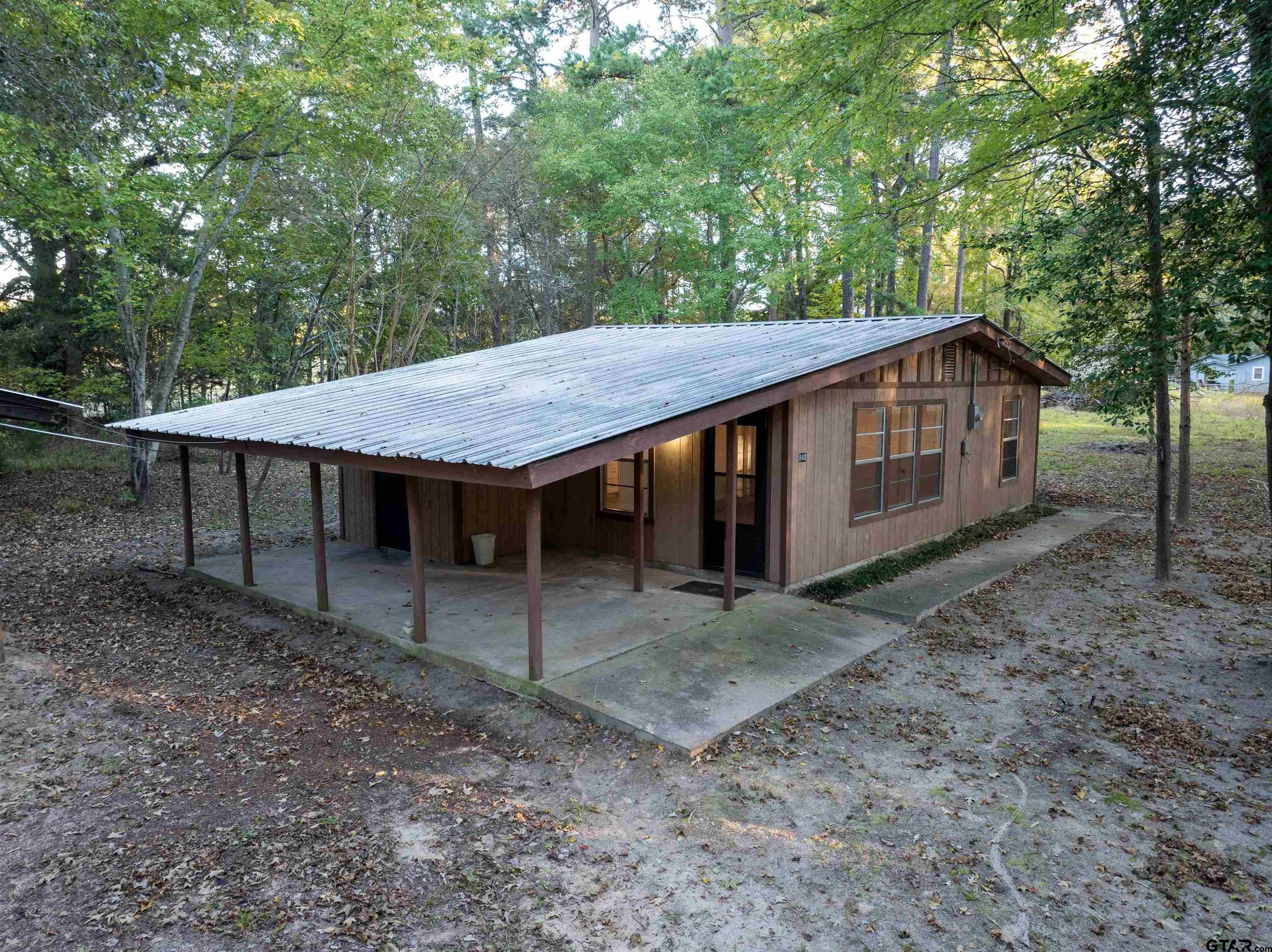 840 Oak Meadow — photo