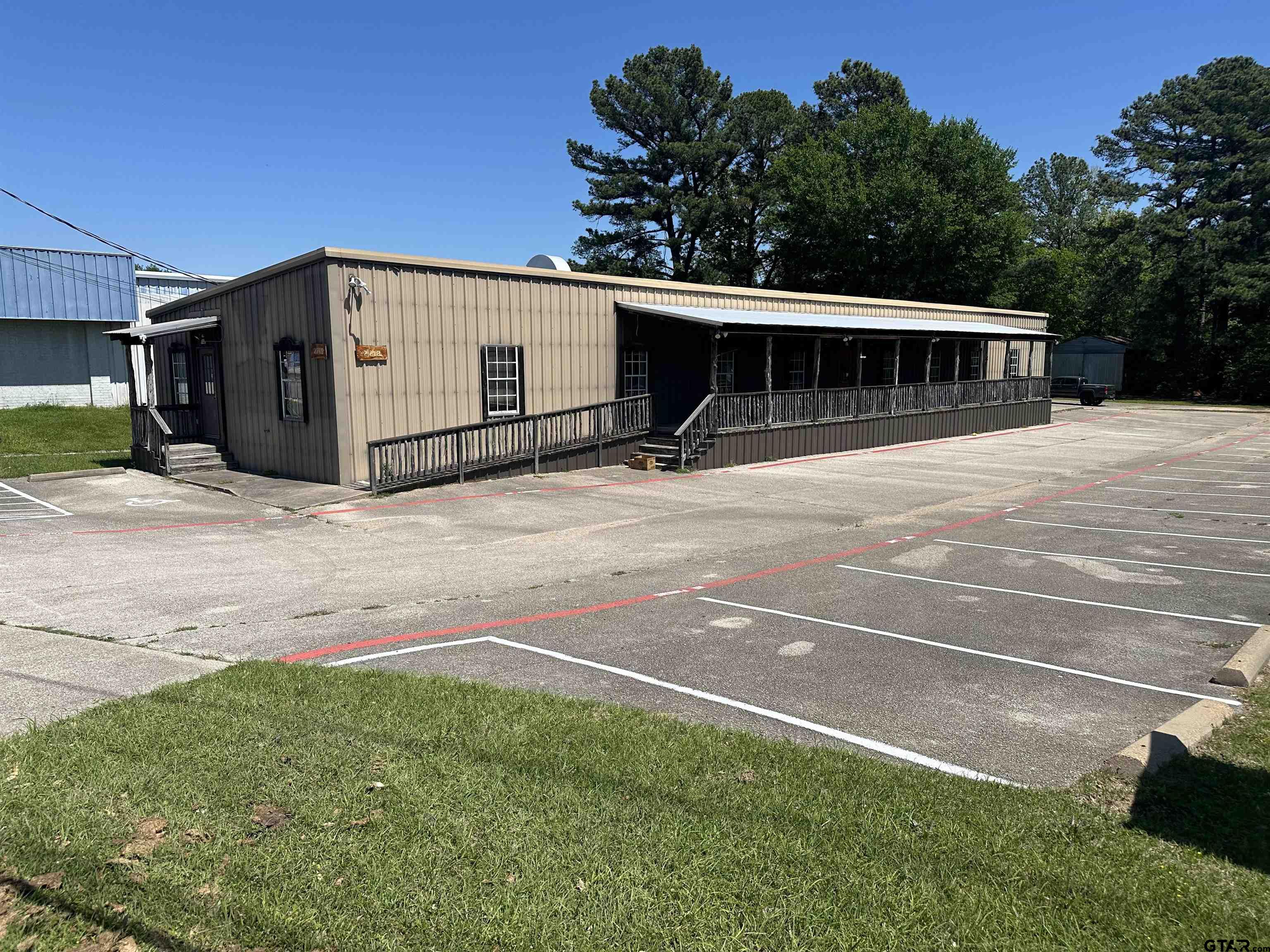 2718 Gilmer Road, Longview, TX 75604