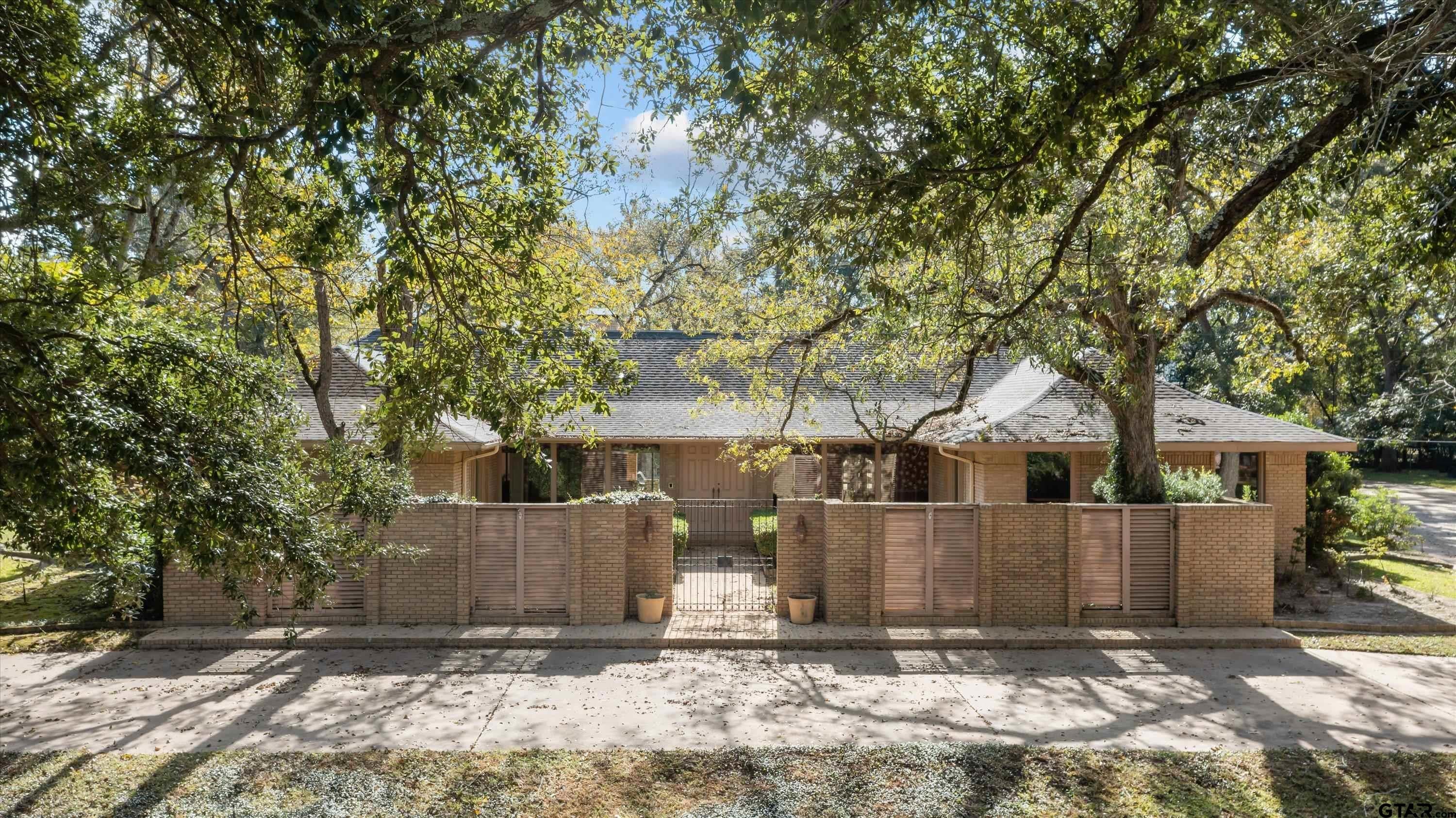 909 E Mimosa Lane — photo