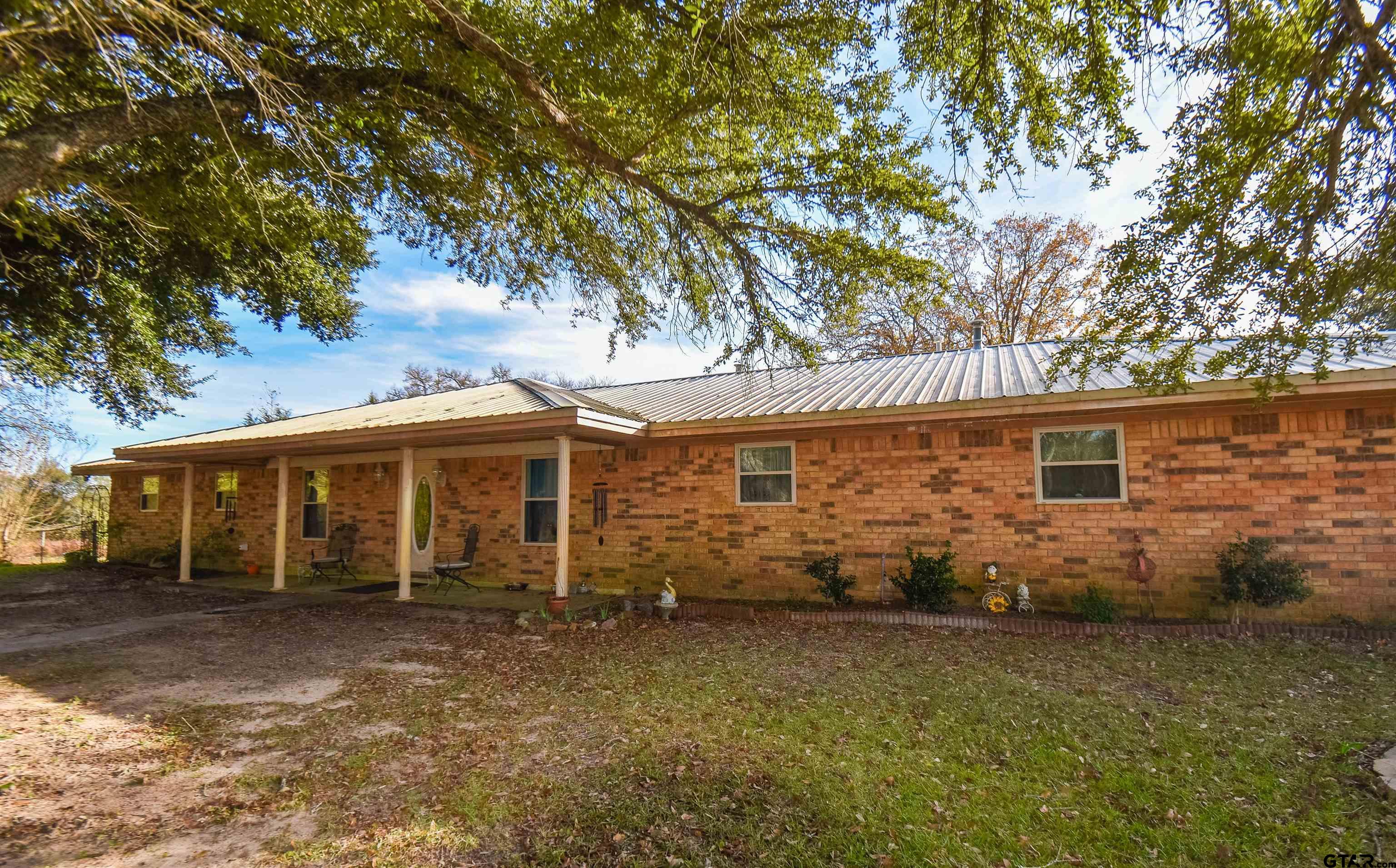 355 W Sugar Hill Road, Reklaw, TX 75784