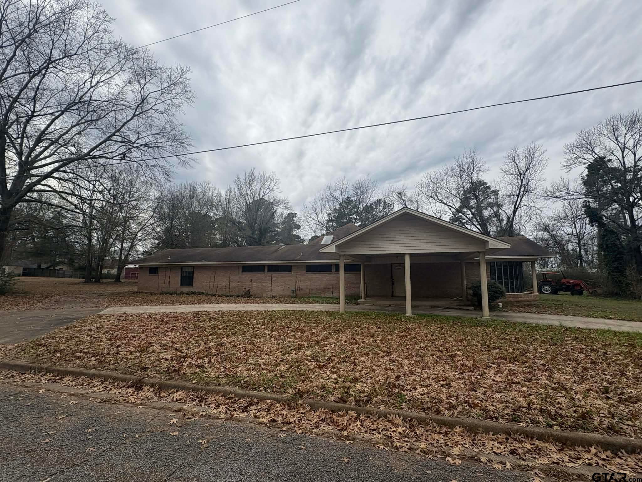 201 Parkview — photo