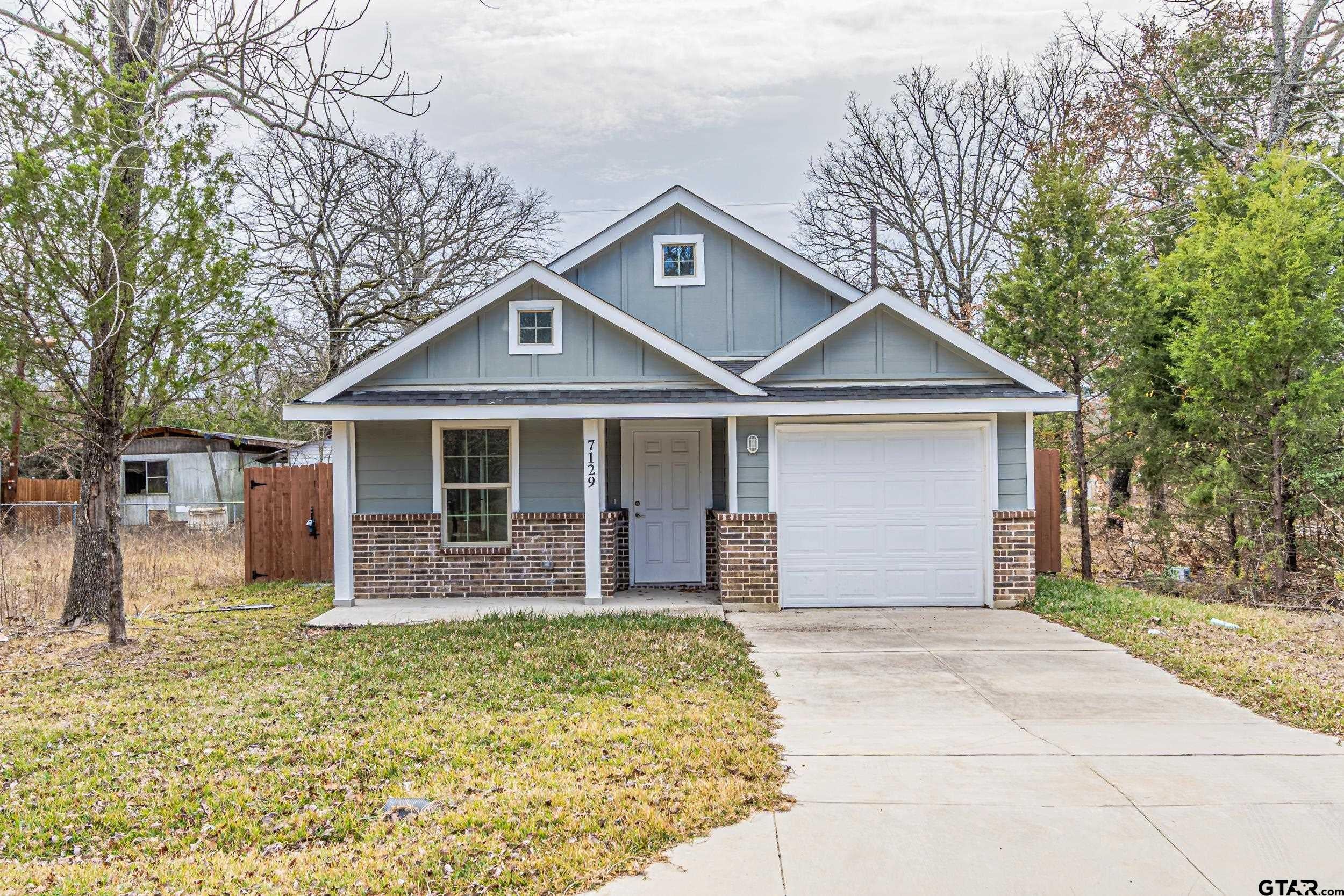7129 Kayak Dr — photo