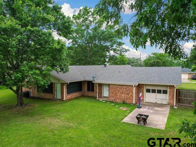 300 Joyner St — photo