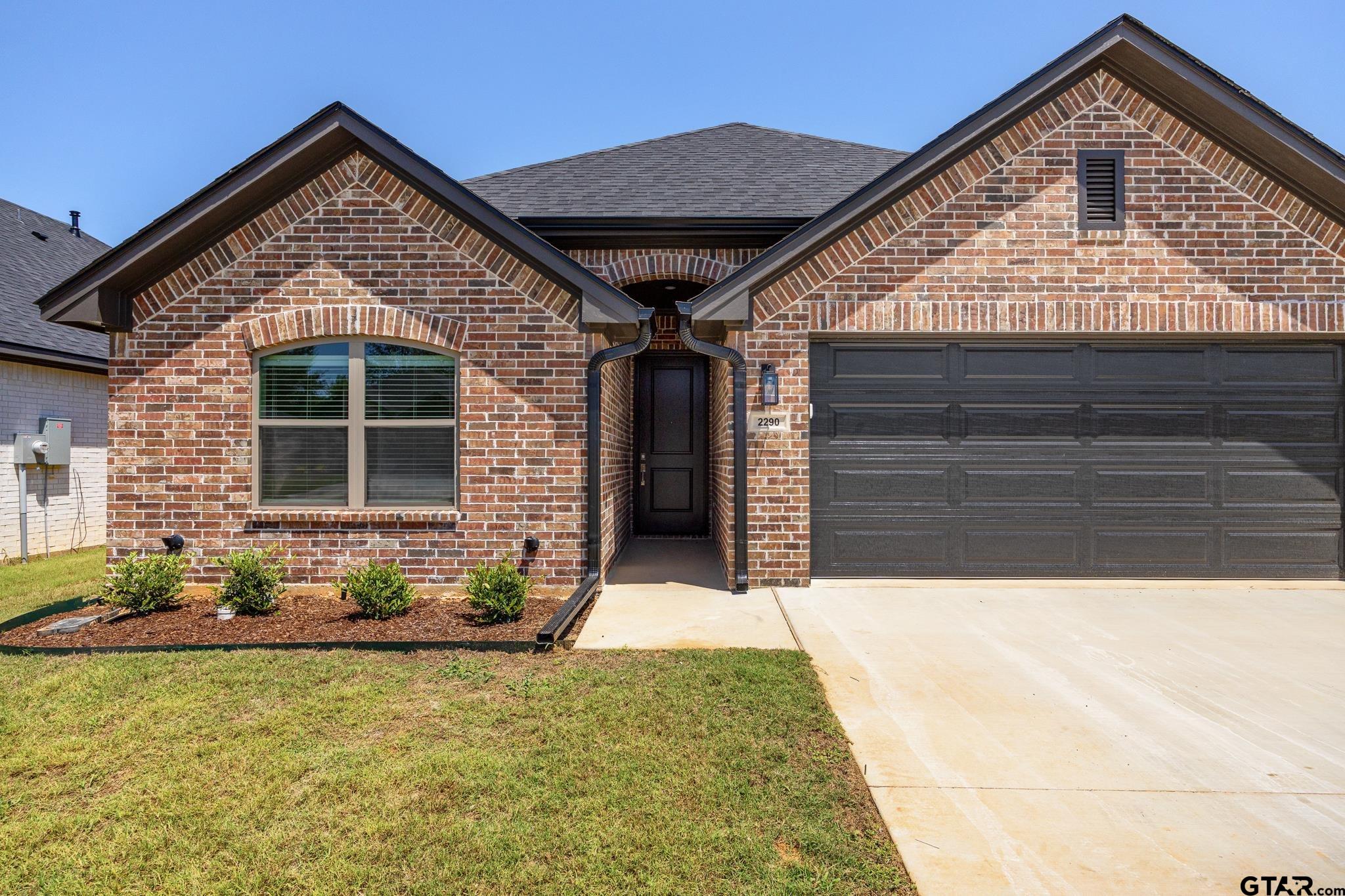 2290 Dogwood Park Blvd — photo