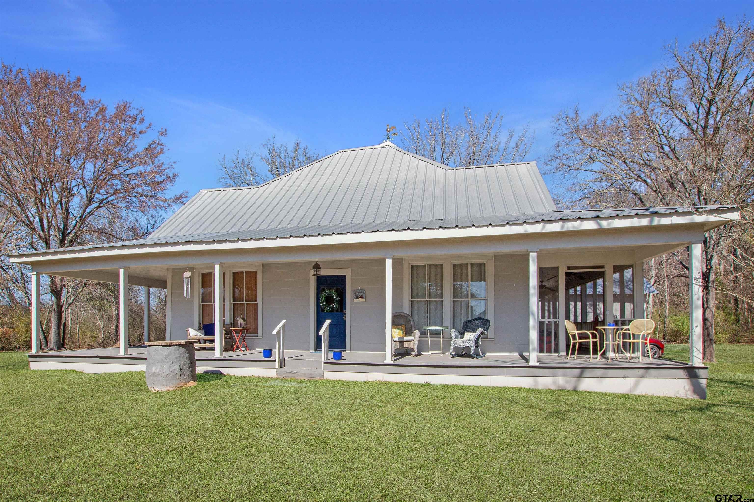 17991 FM 346 E — photo