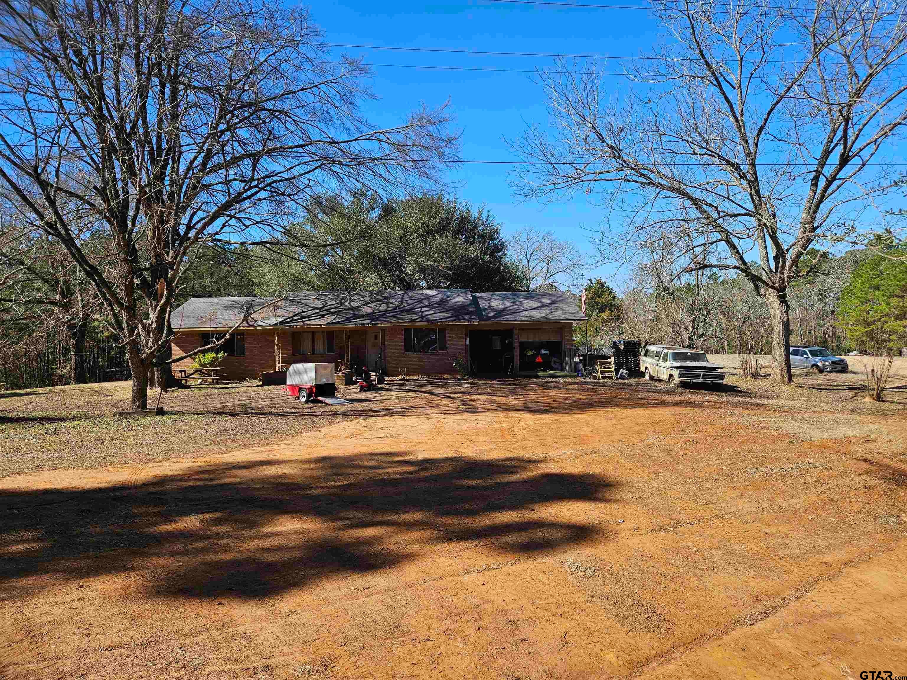 5542 FM 752 — photo