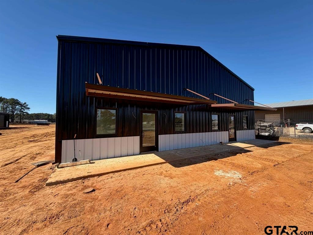 1648 S FM 450 — photo
