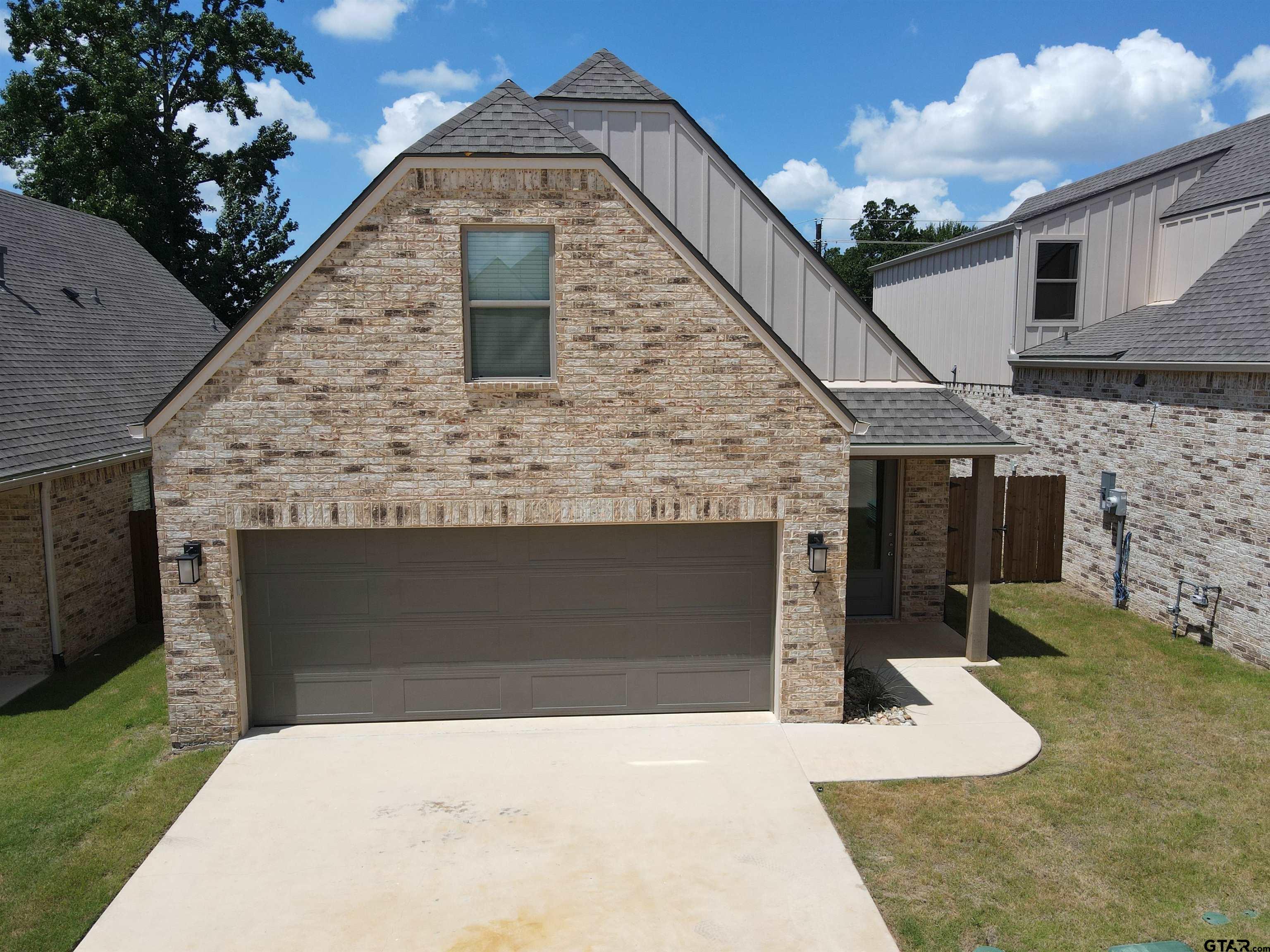 4418 MacNab Dr — photo