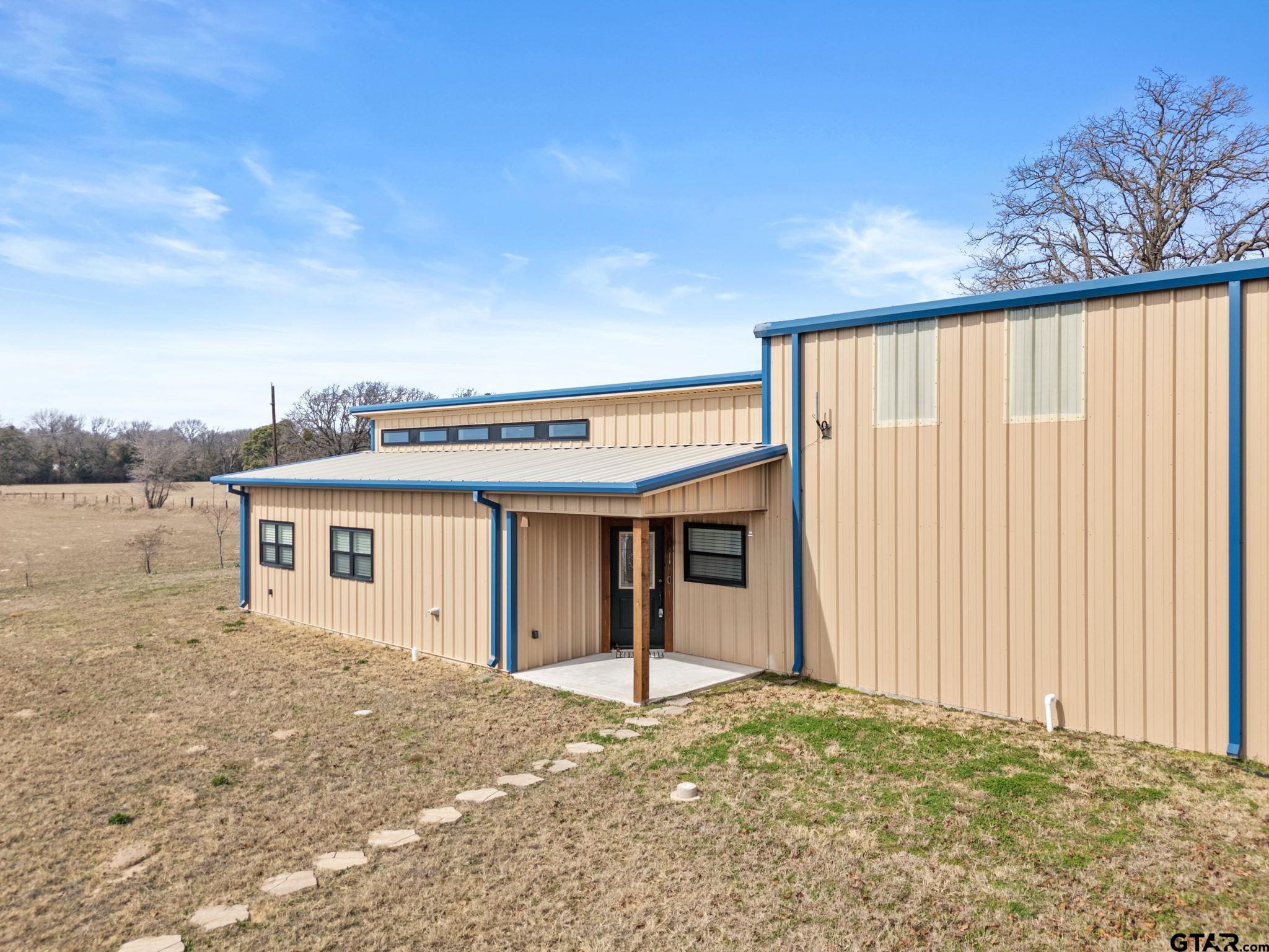 2800 CR 2330 — photo