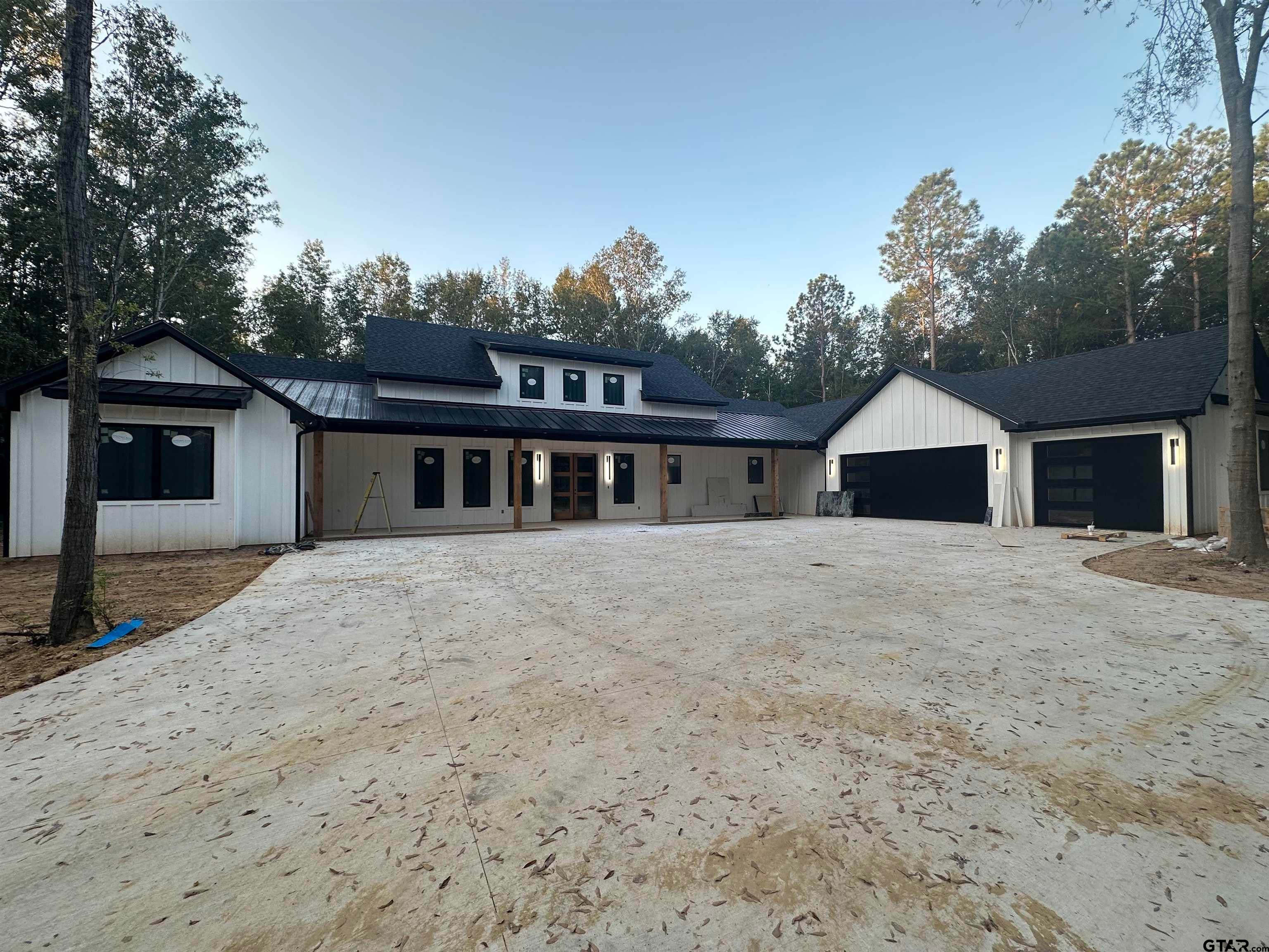 14196 CR 2141 — photo