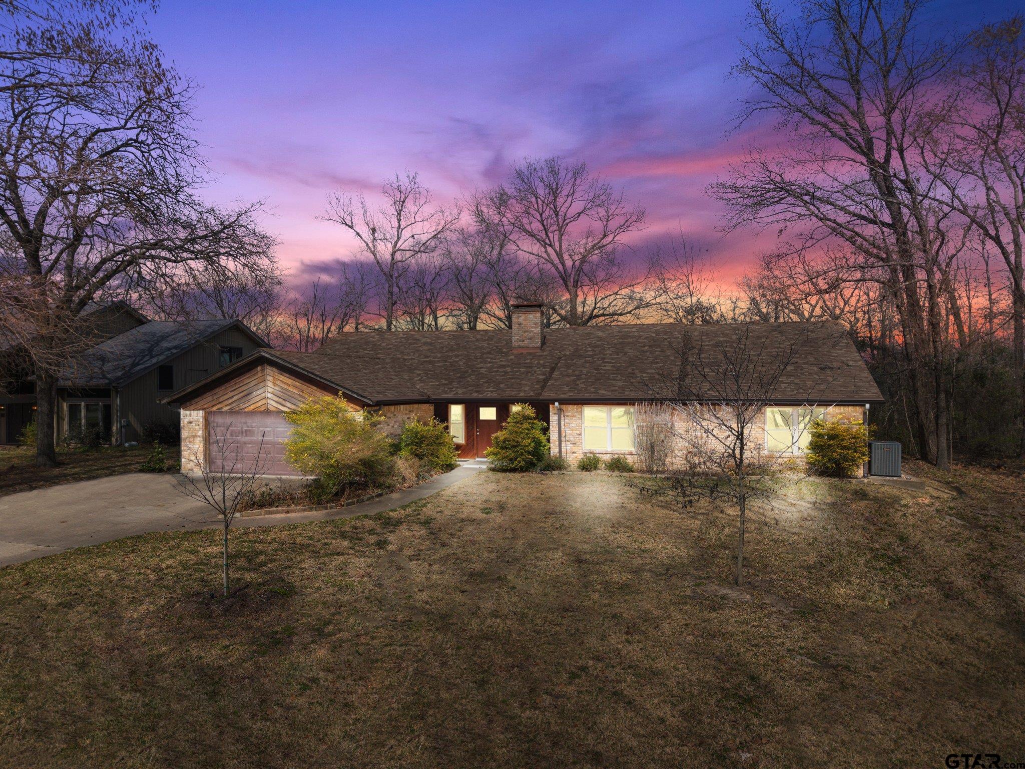 615 Private Road 5881 — photo