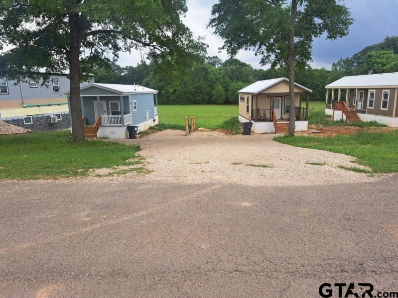 275 and 281 Indian Gap — photo