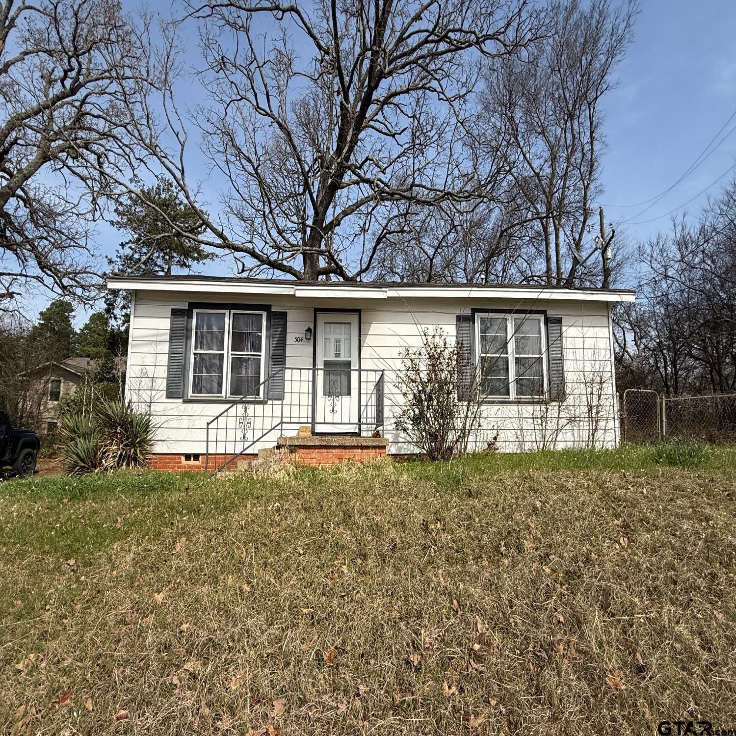 504 W Main St — photo