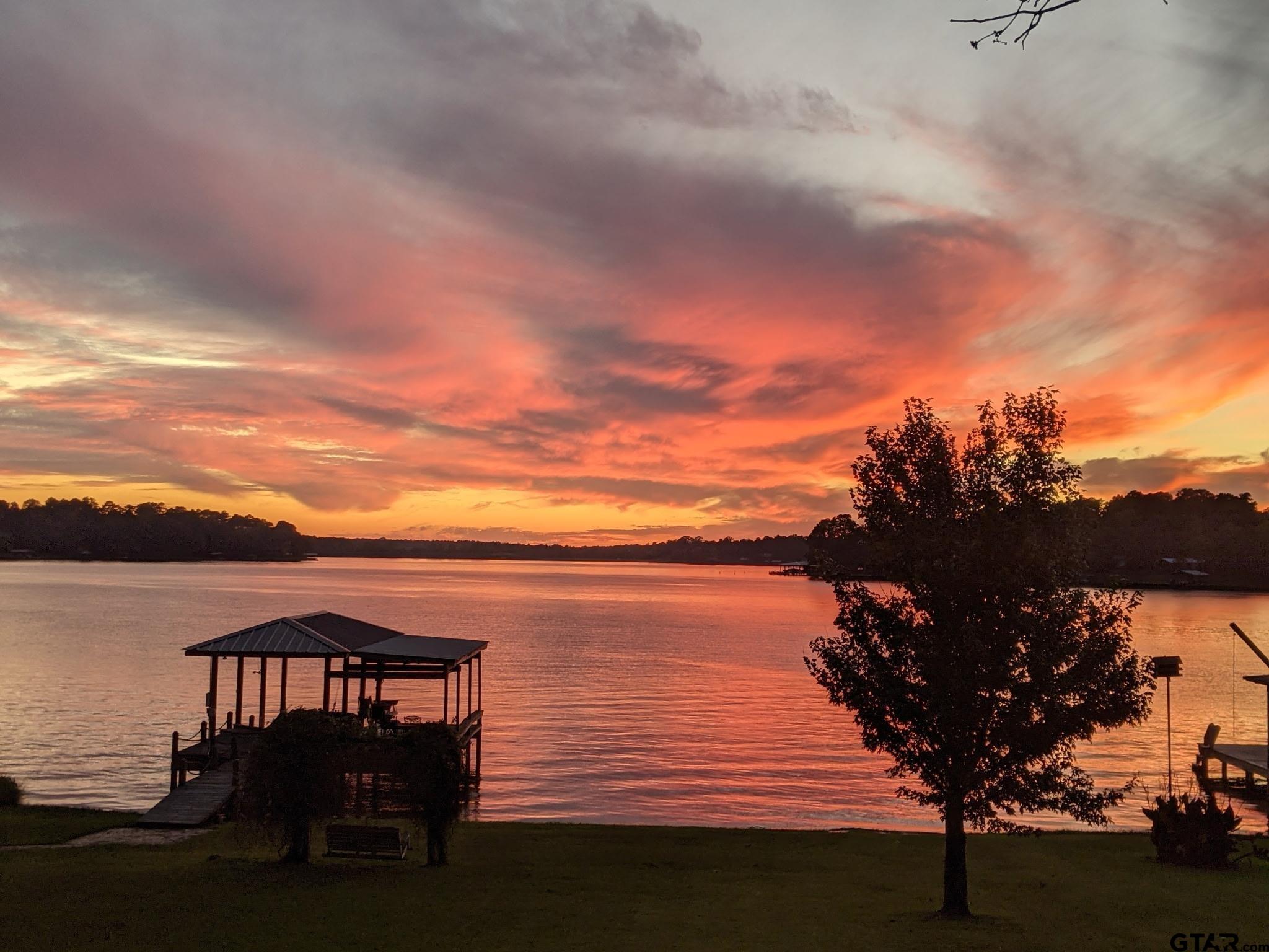 341 Lakeview Drive — photo