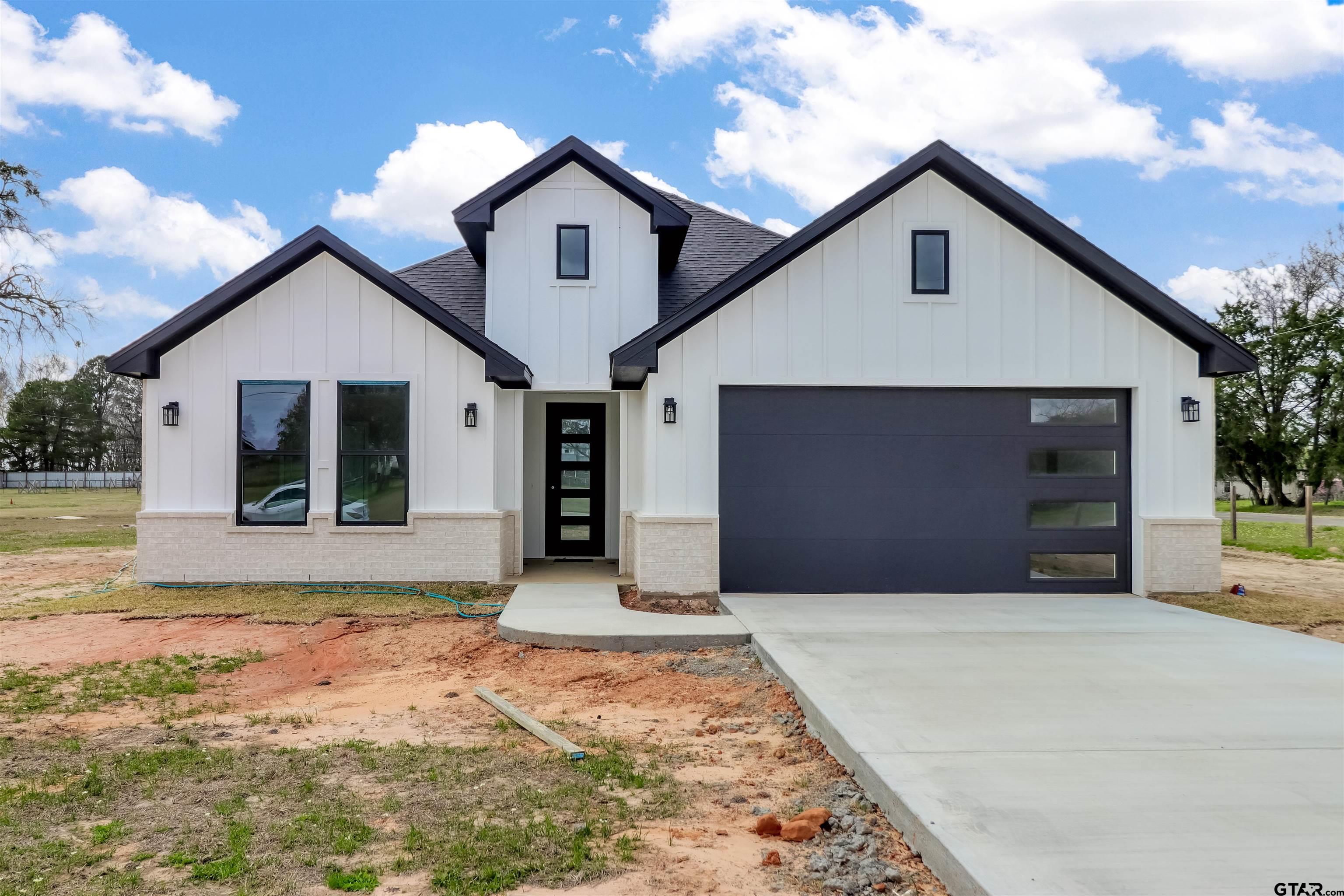 22490 CR 2290 — photo