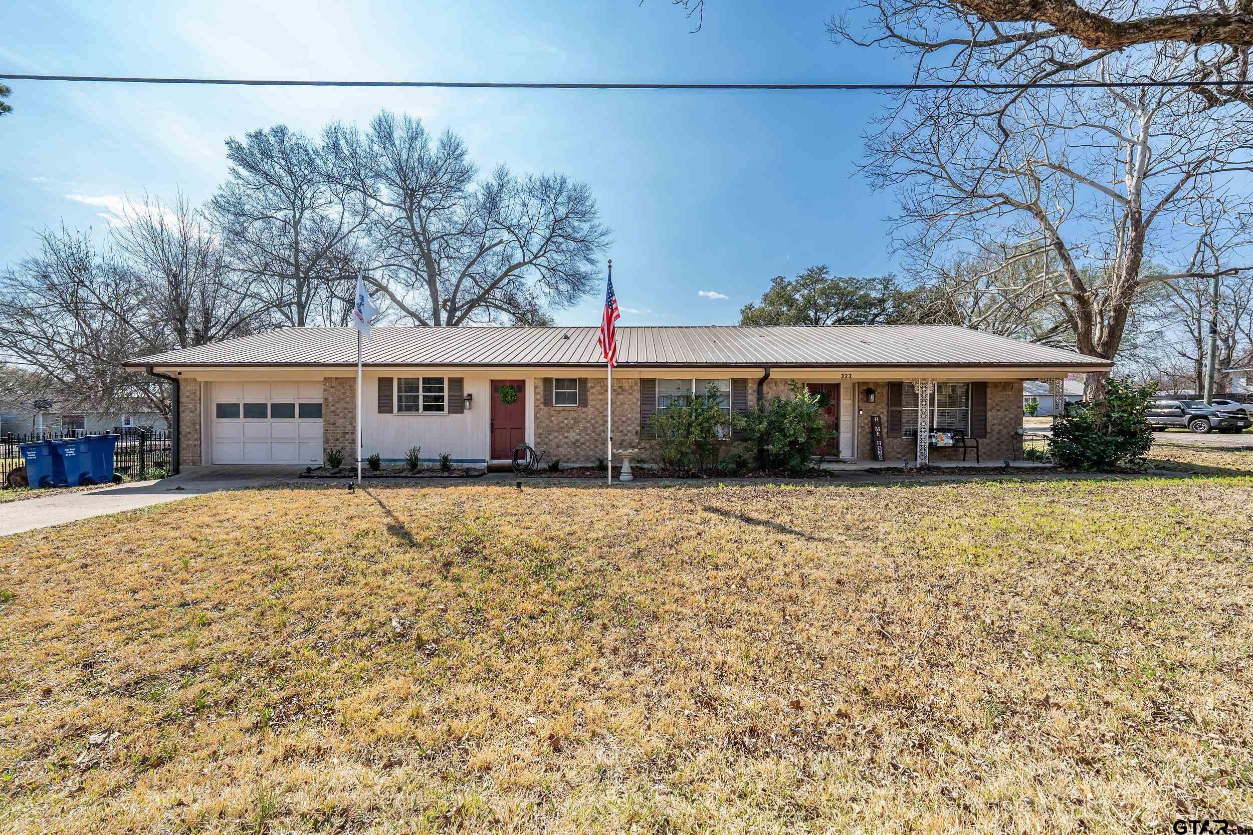 322 N Oleander Street — photo