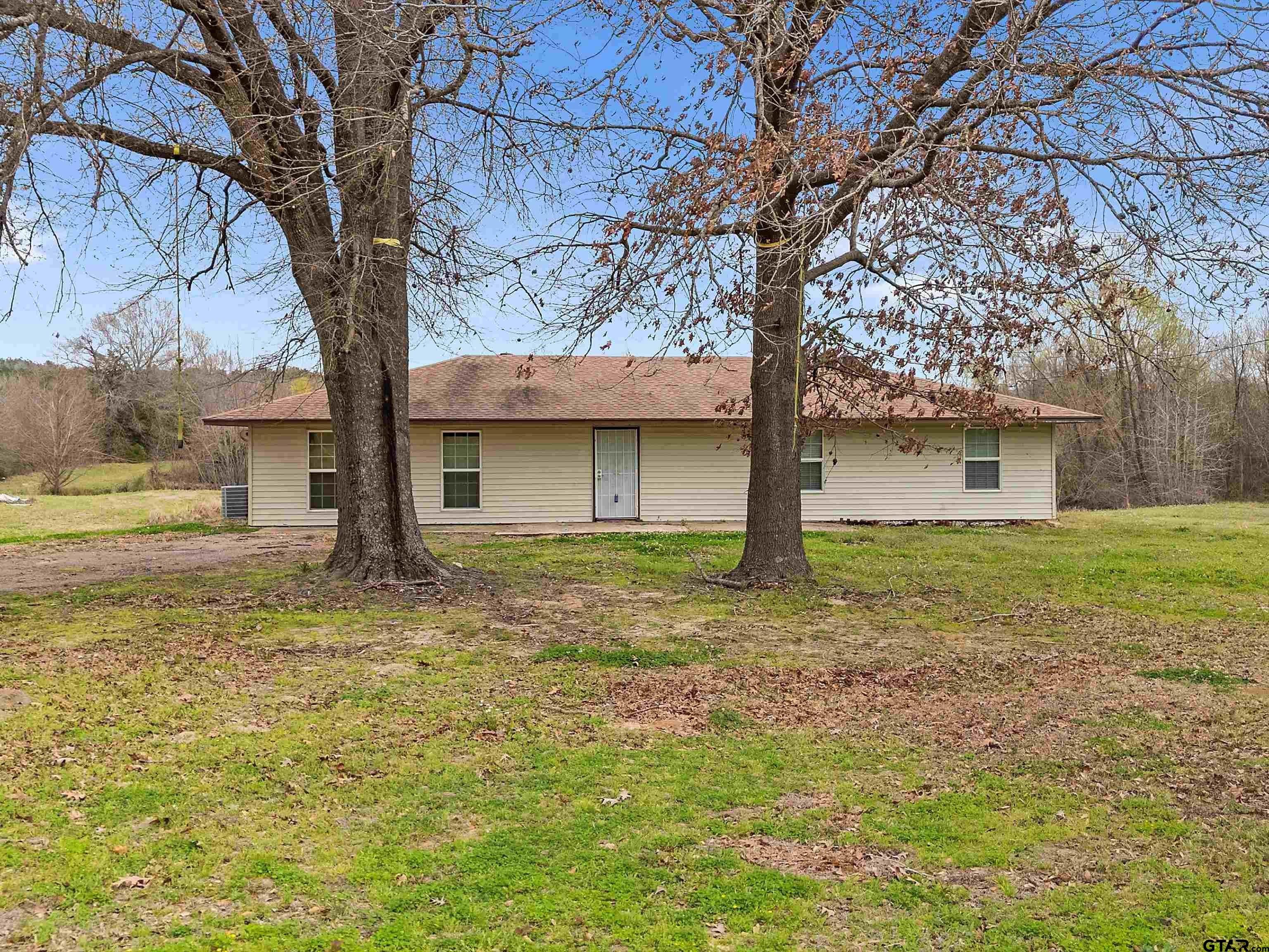7693 S County Road 374 — photo