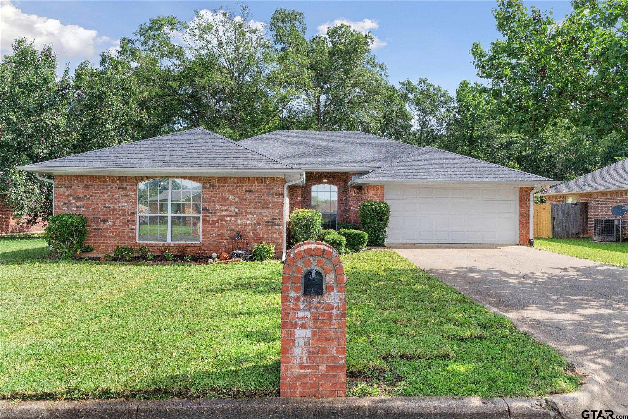 222 Amanda Court — photo