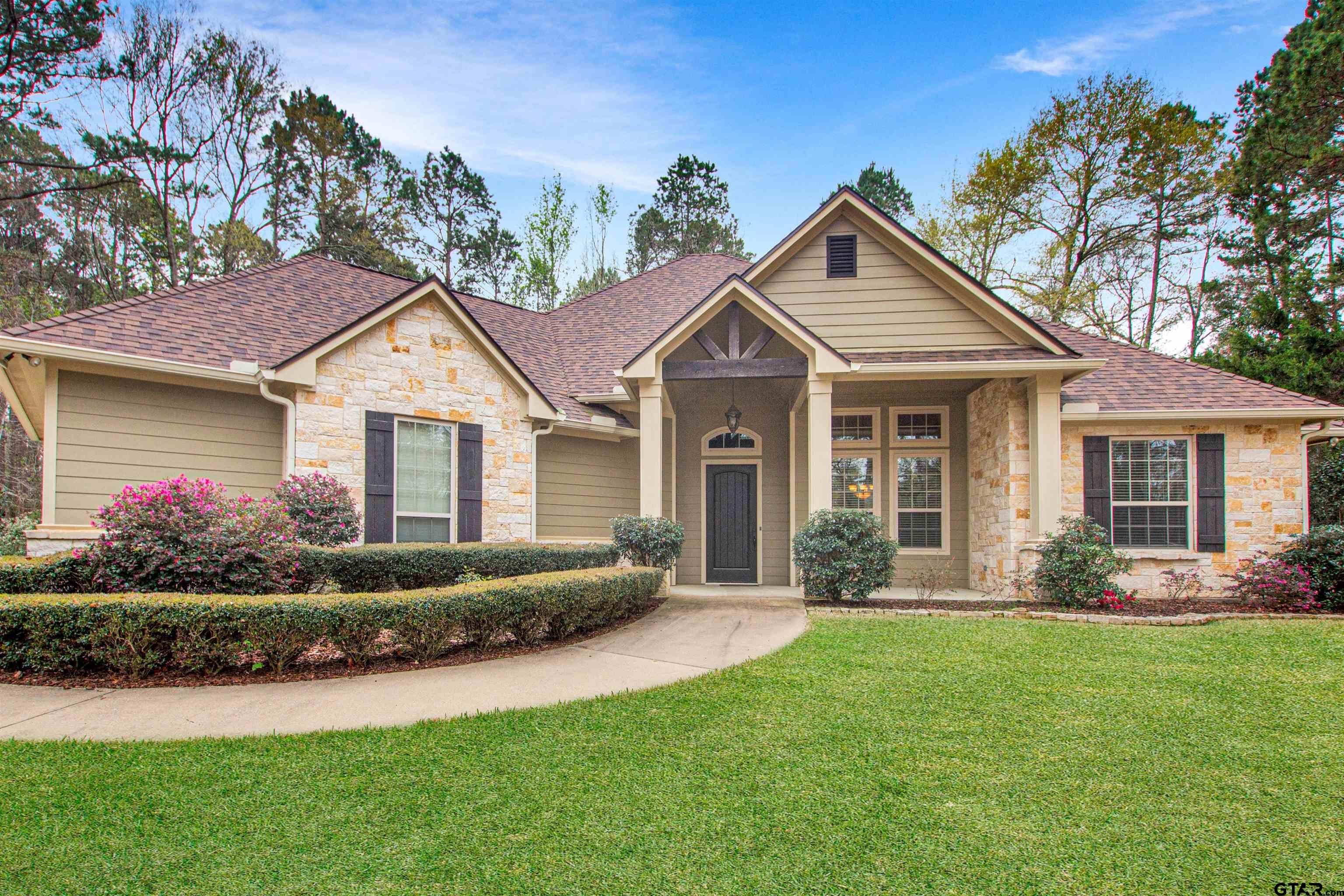 15207 Maple Leaf Ct — photo