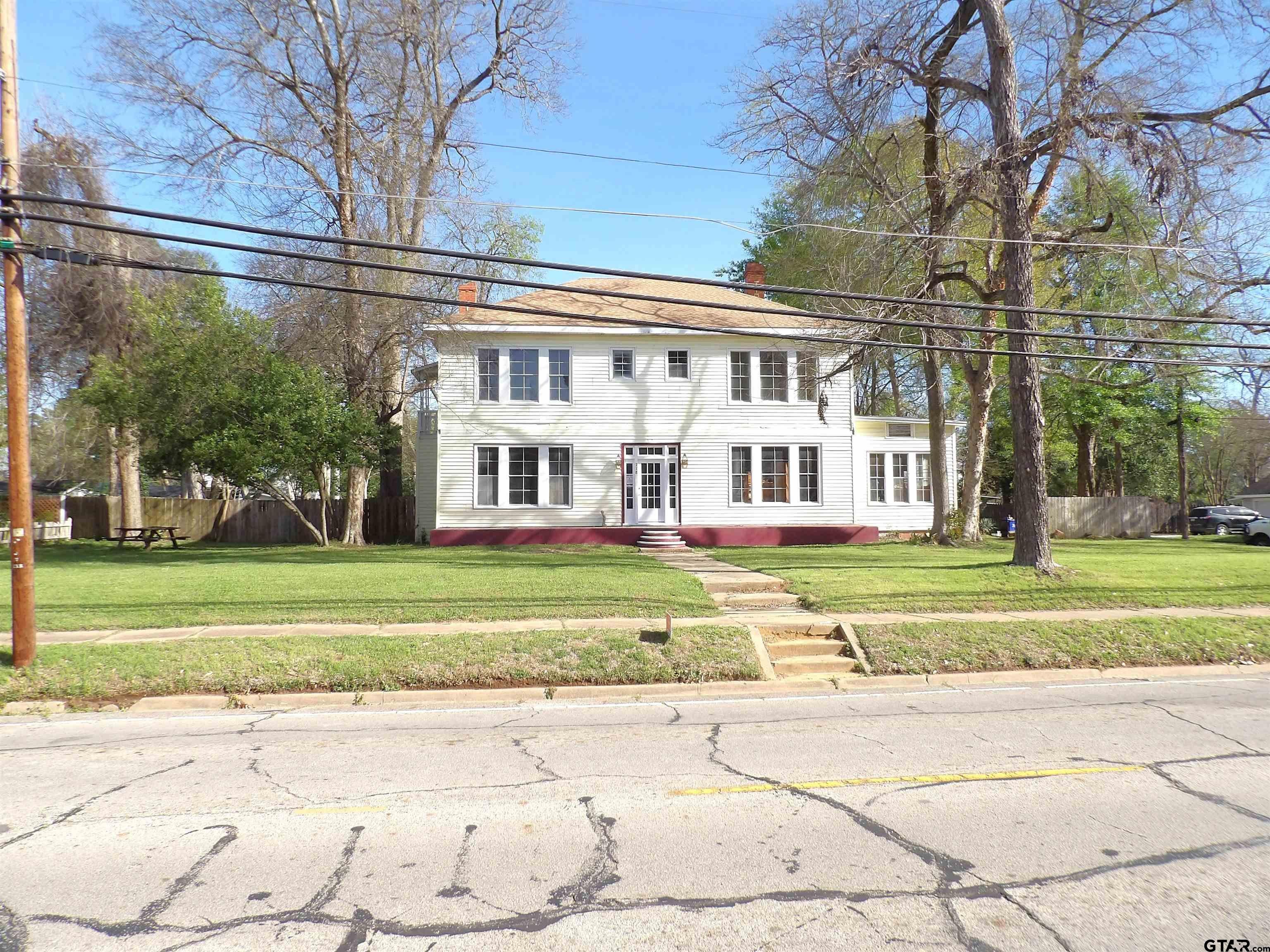 718 E Houston Avenue — photo