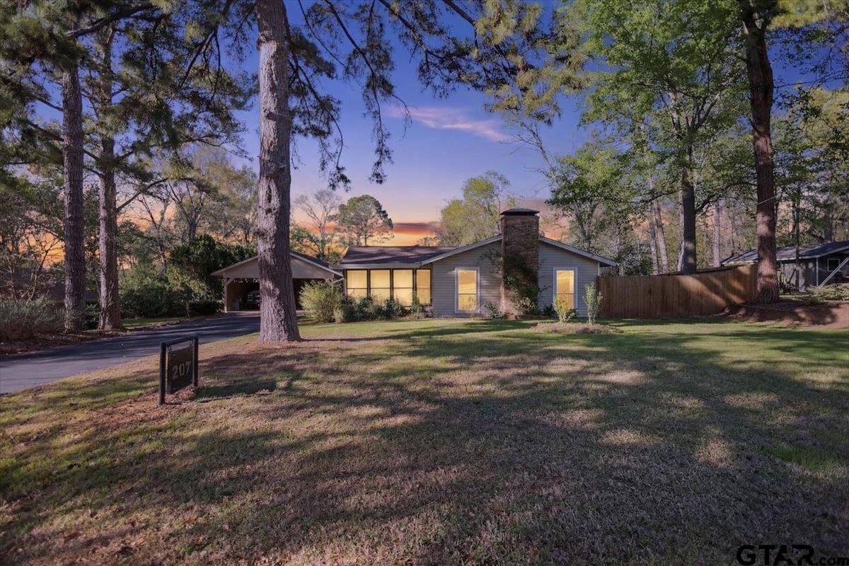 207 Grass Knoll Drive — photo