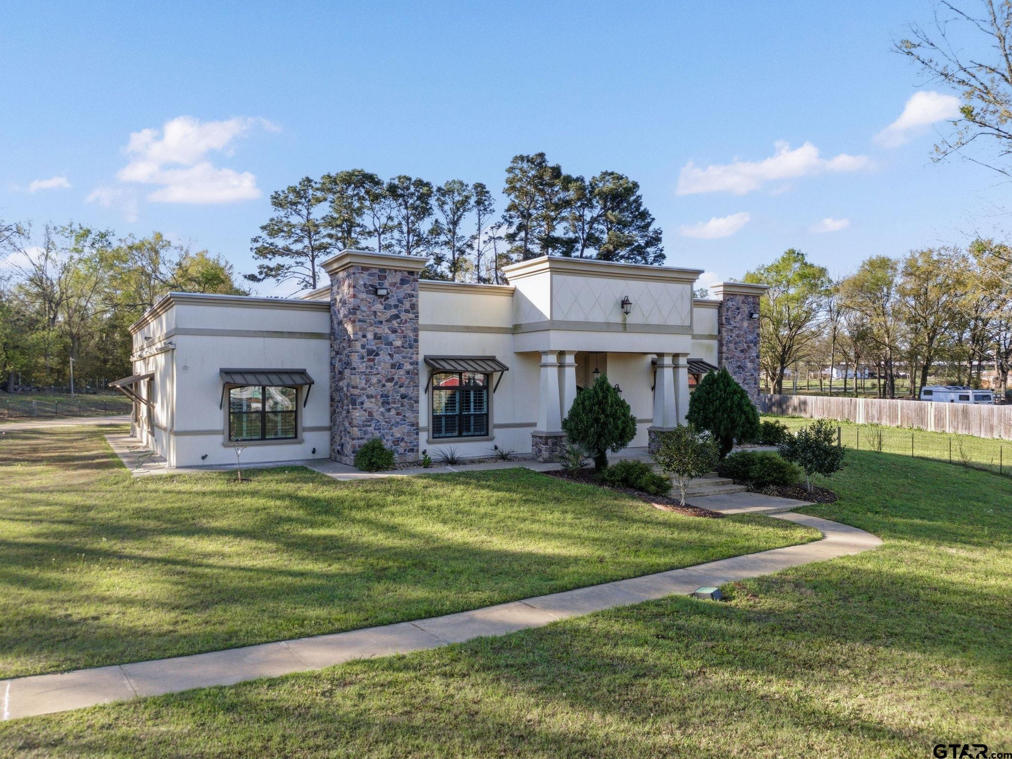 1011 Cotten Rd — photo