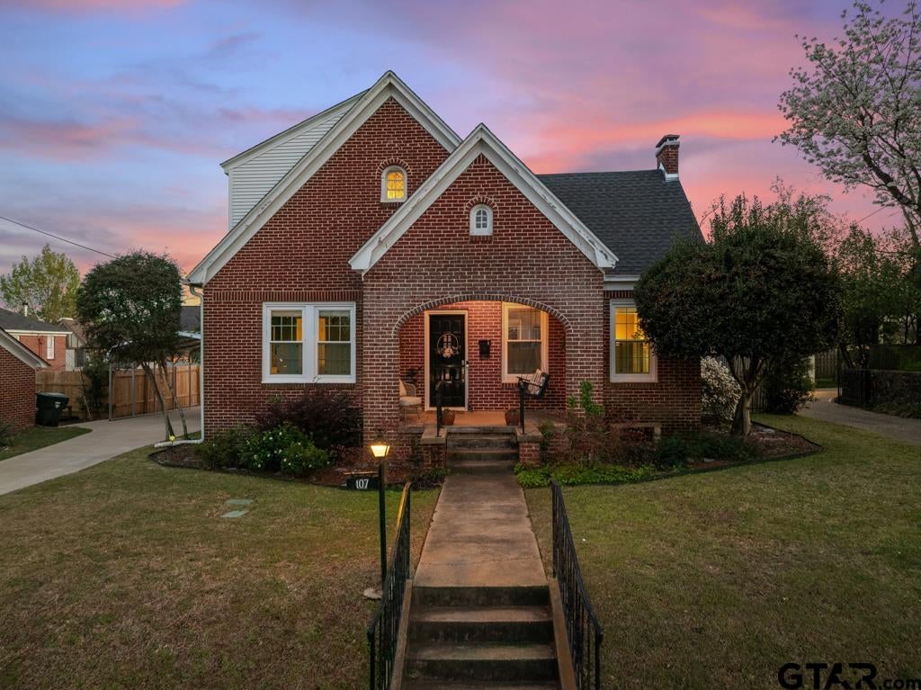 107 Rowland Pl — photo