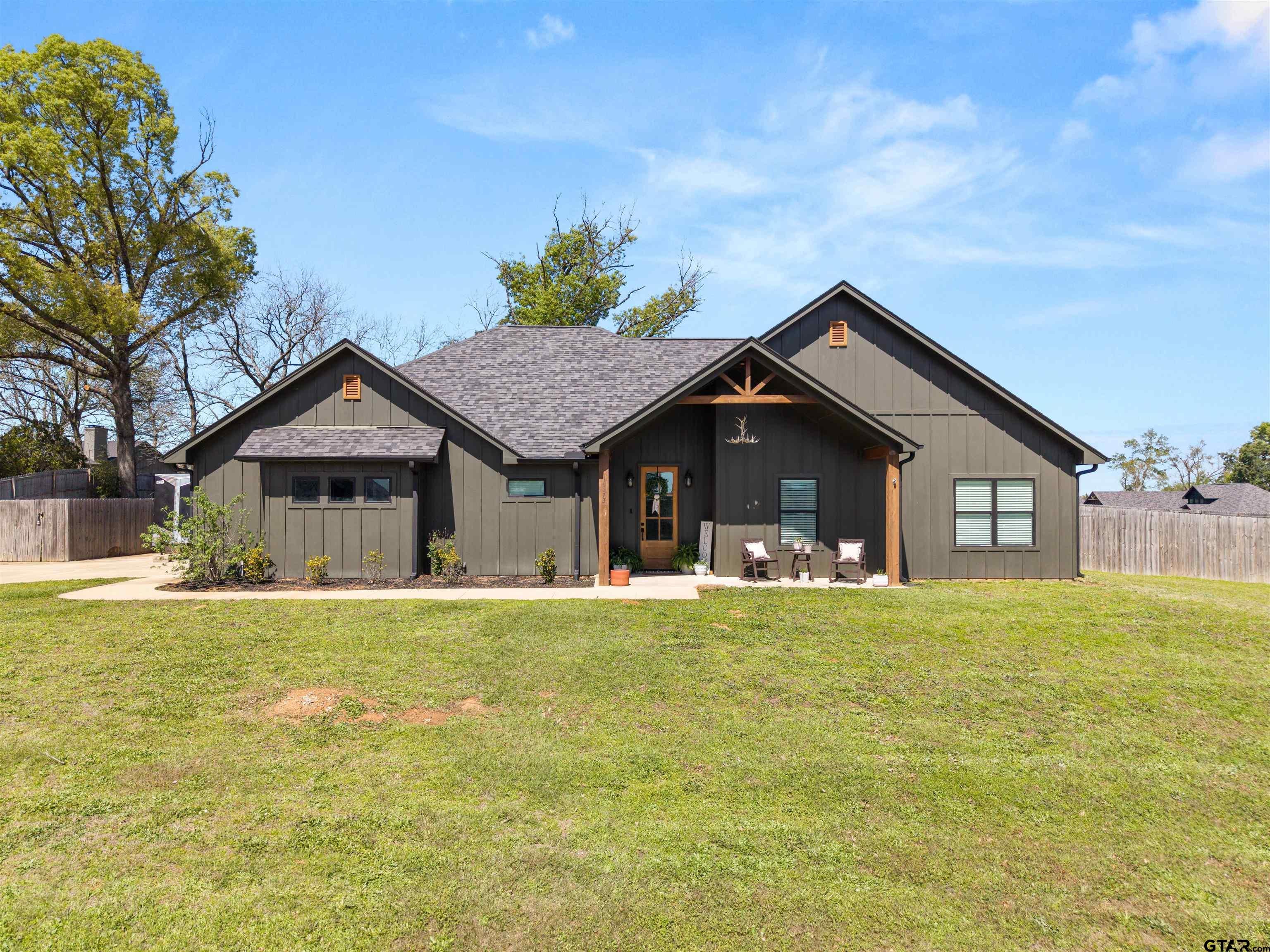 15273 Madison Ln — photo