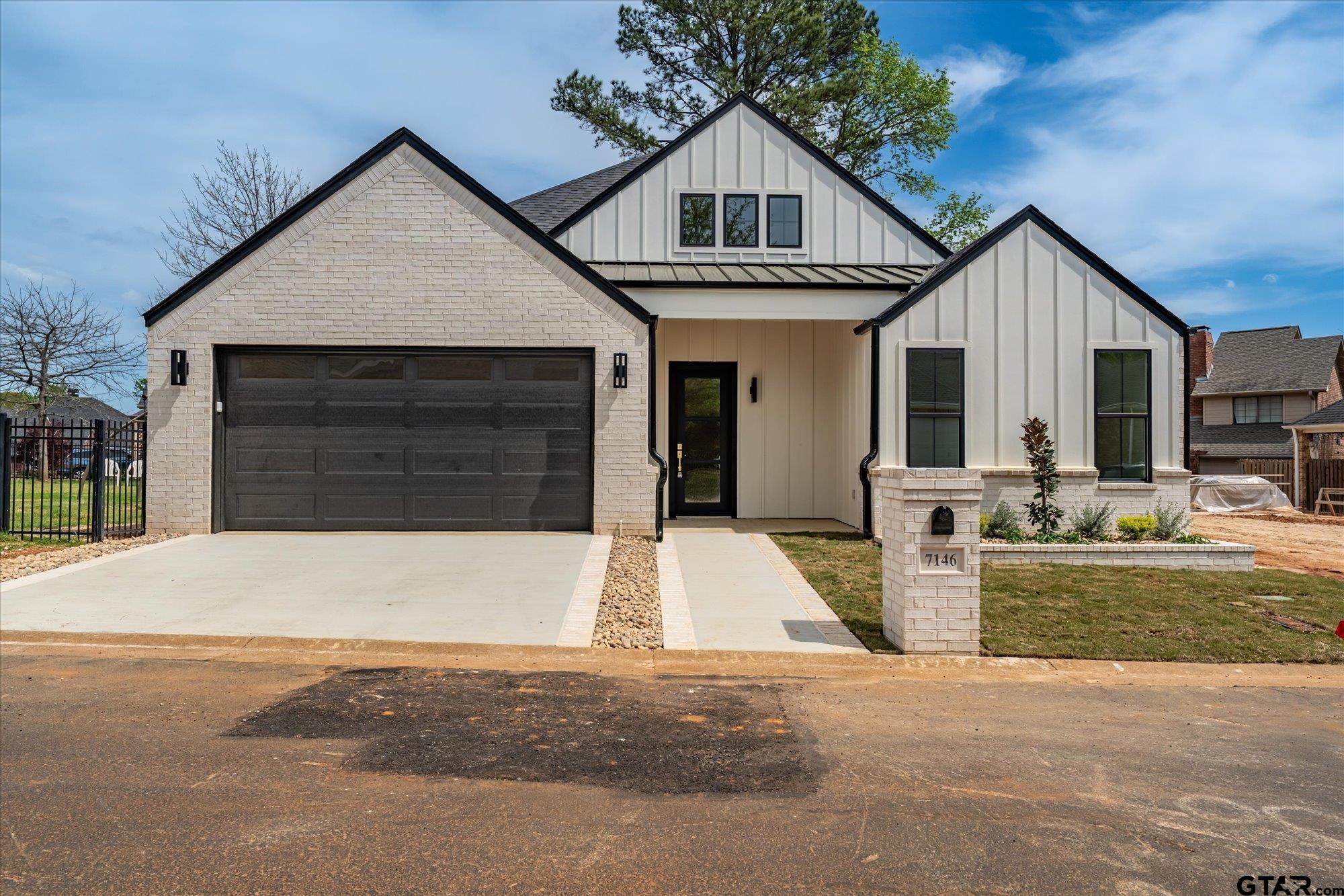 7146 Holly Square Ct. — photo