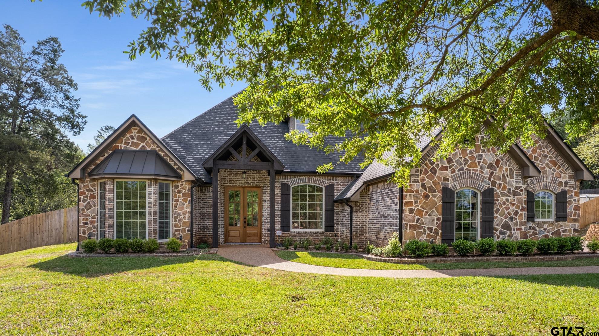 333 Hines Crossing — photo