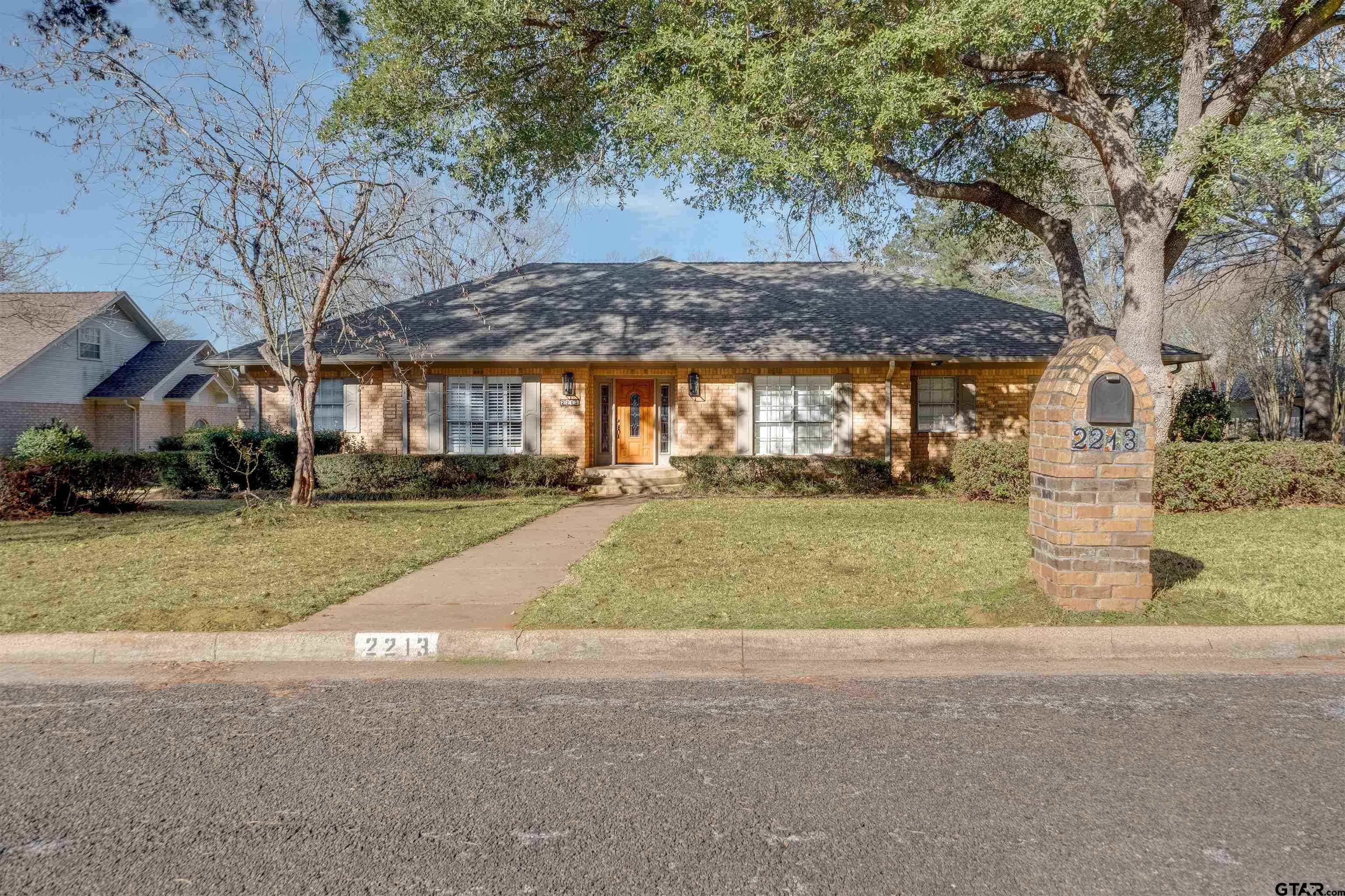 2213 Melissa Dr — photo