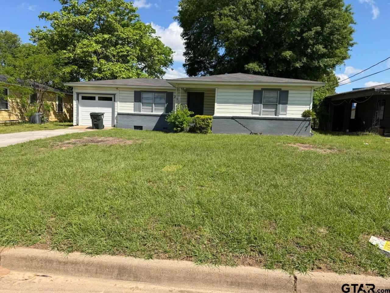 2318 Plume Drive — photo