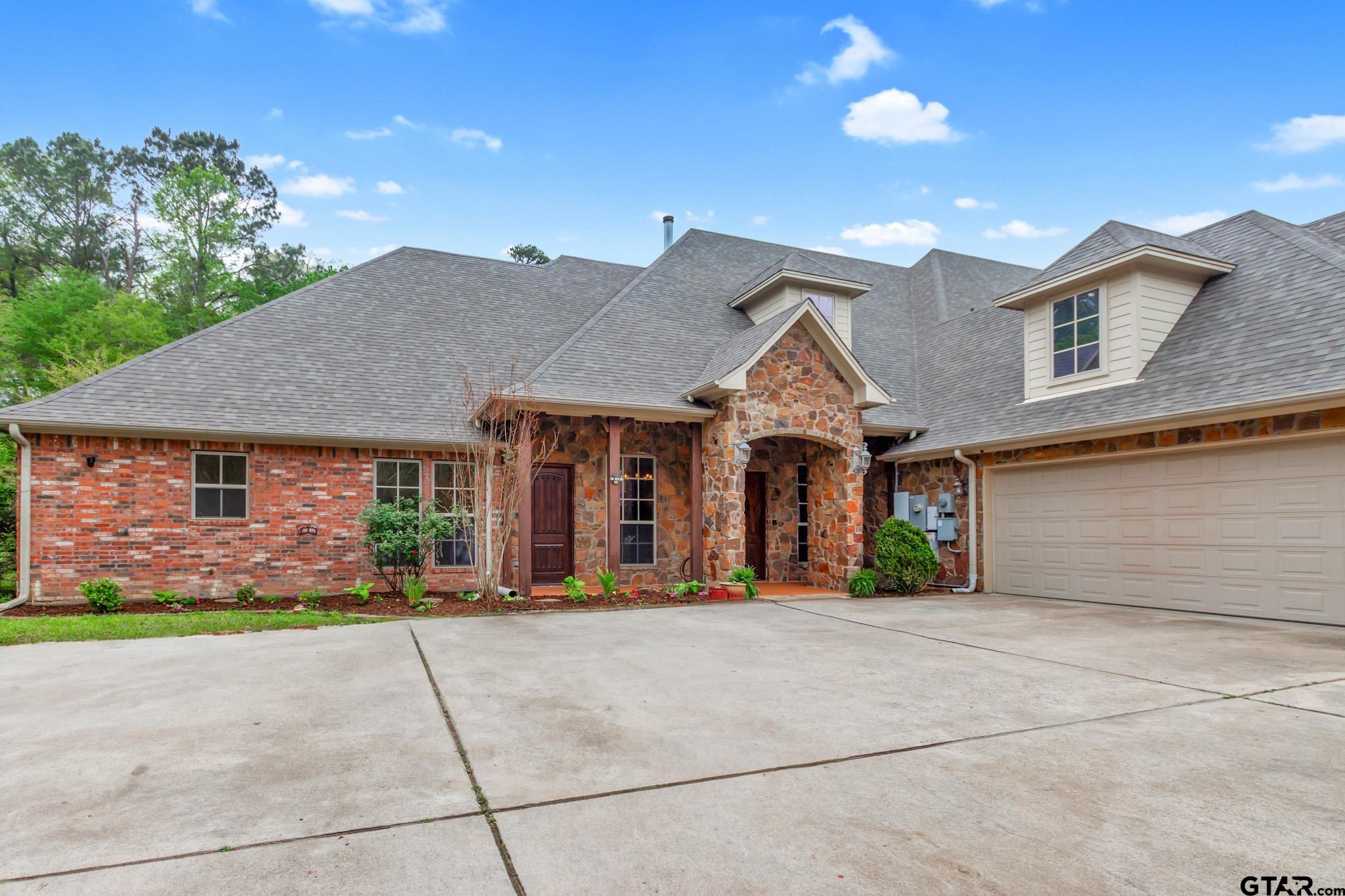 8350 FM 346 W — photo