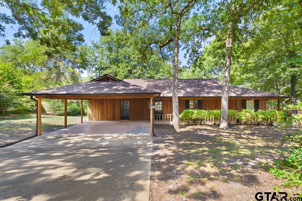 522 Woodside Dr. — photo