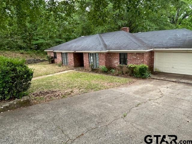 712 Leon Dr — photo