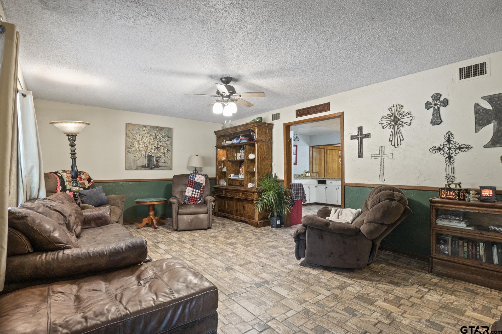 504 E 3rd, Mt Pleasant, TX 75455 — photo 3