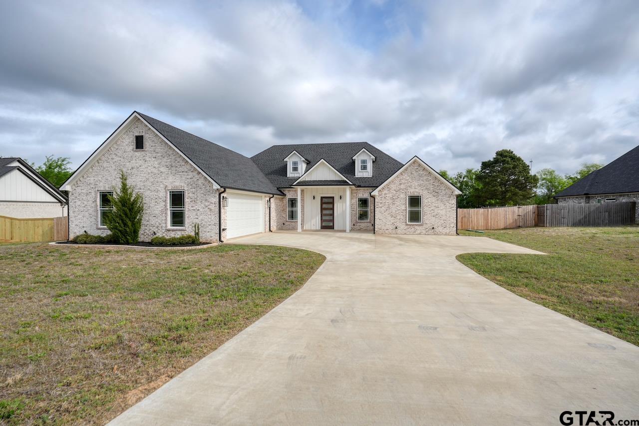 19383 Ridge Point Circle, Lindale, TX 75771