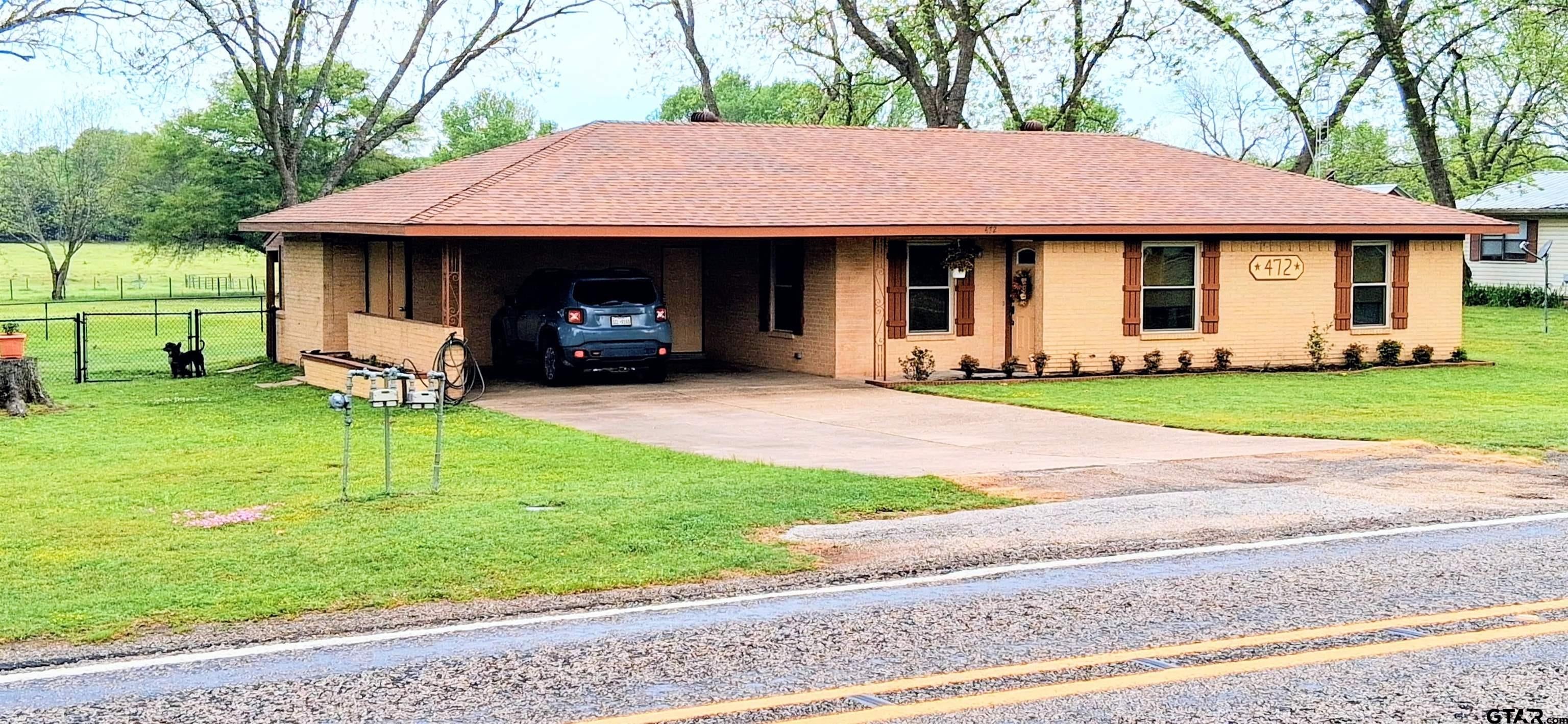 472 FM 1000 — photo