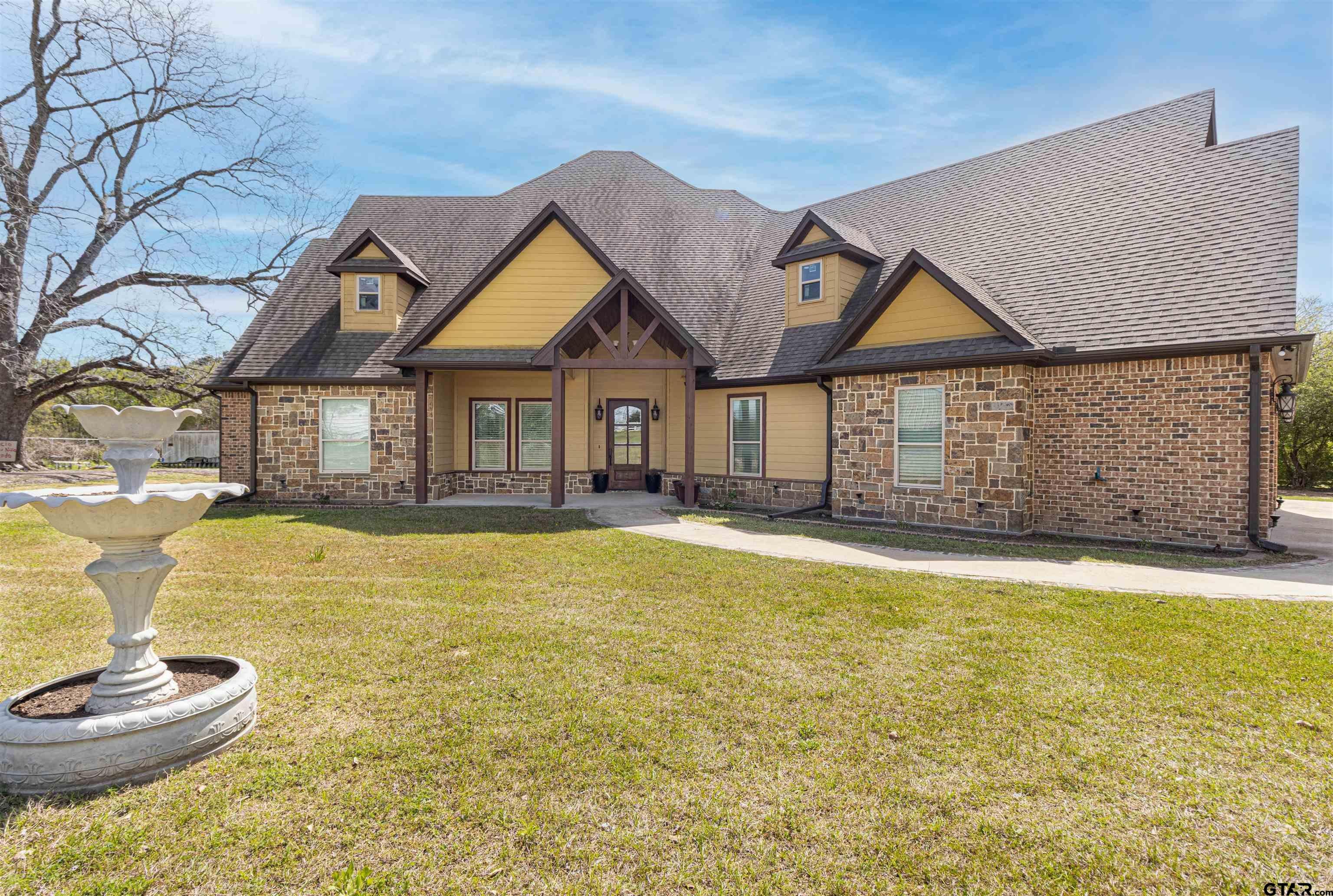 4352 FM 850 — photo