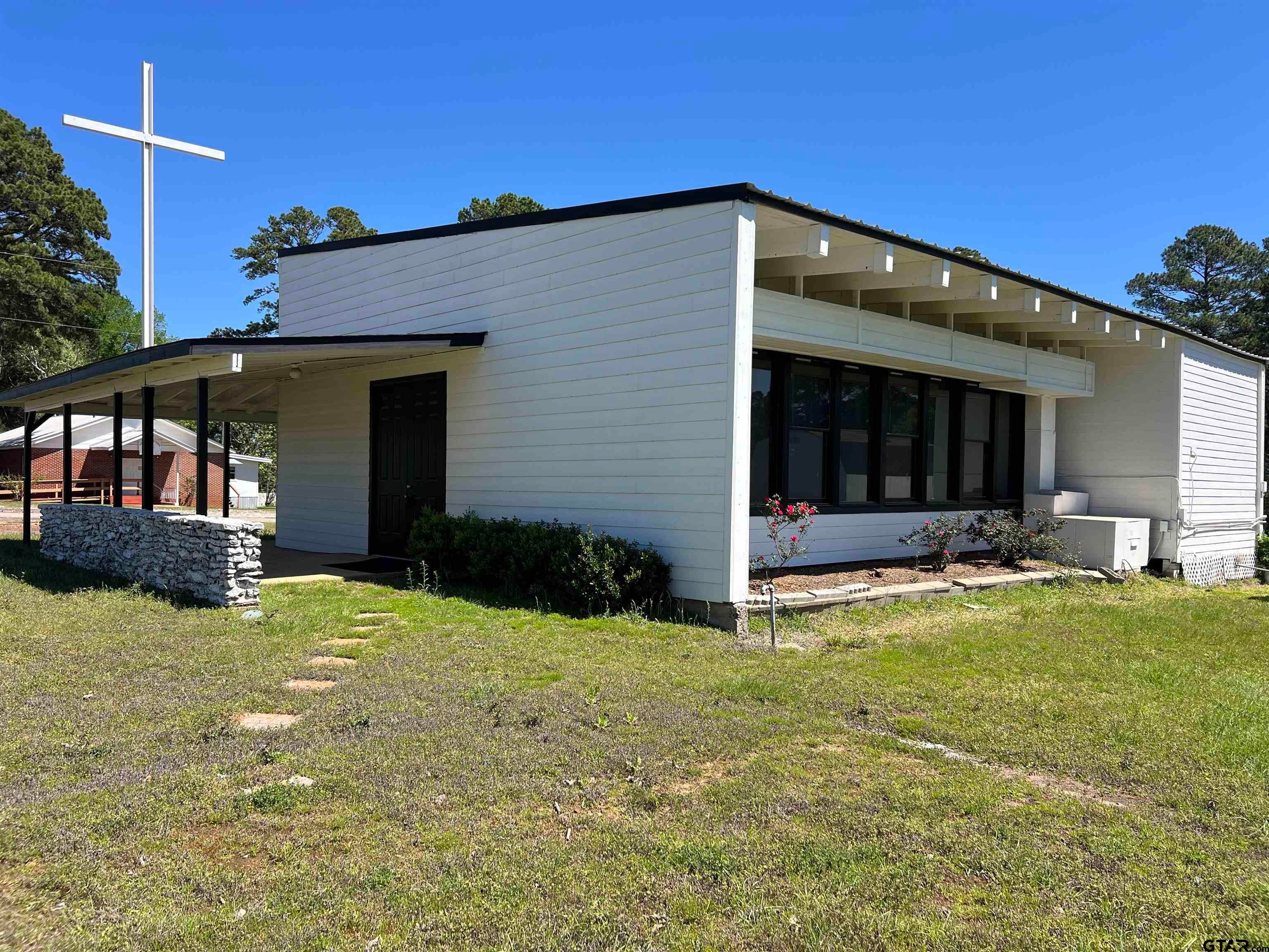809 Carpenter, Daingerfield, TX 75638 — photo 2